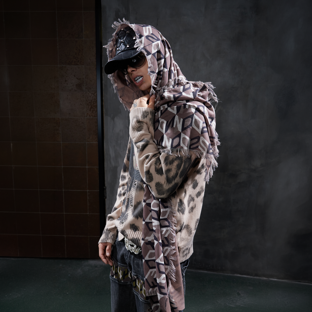 DND4DES Logo Graphic Frayed-Edge Longline Scarf