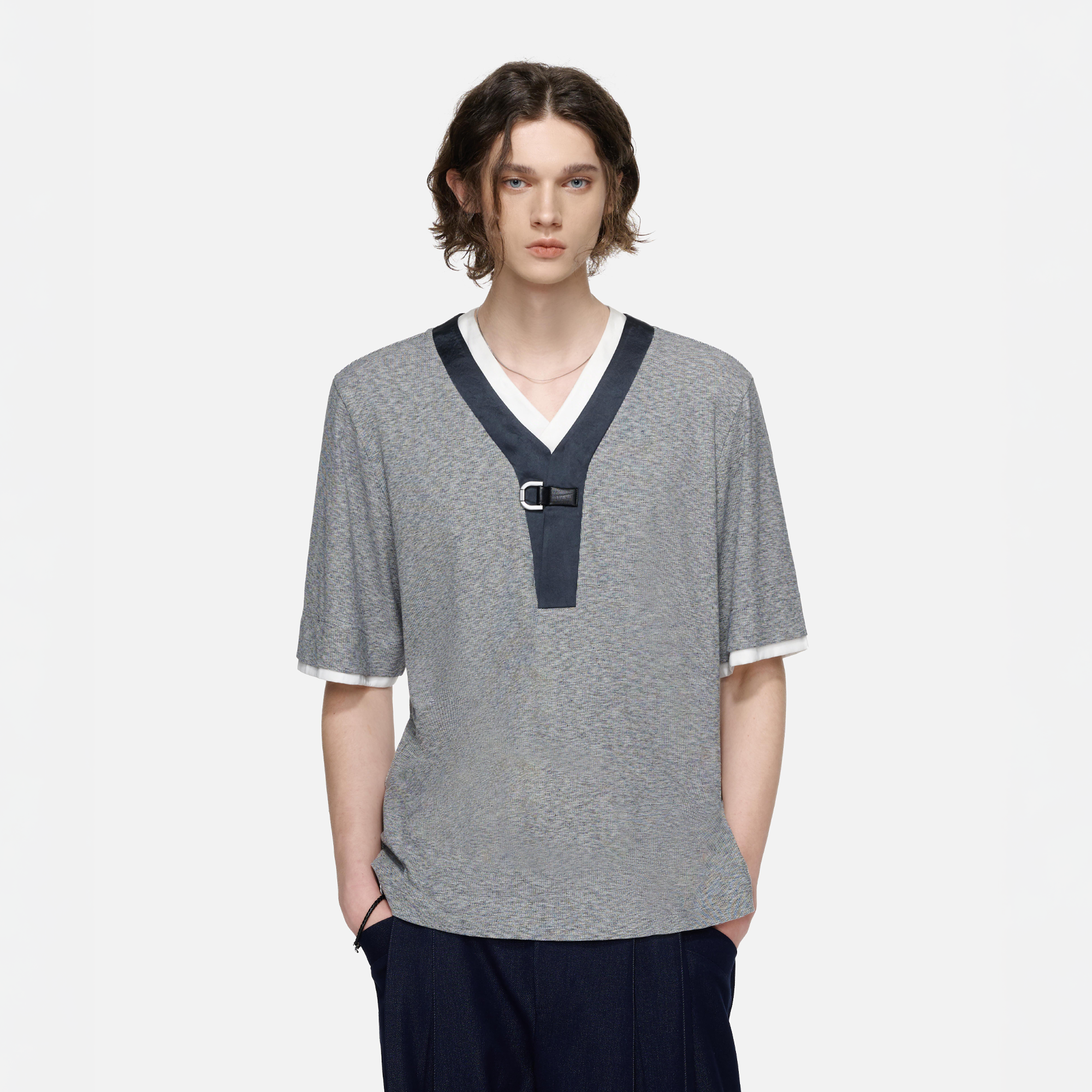 TIWILLTANG Metal Buckle Contrast Trim T-Shirt