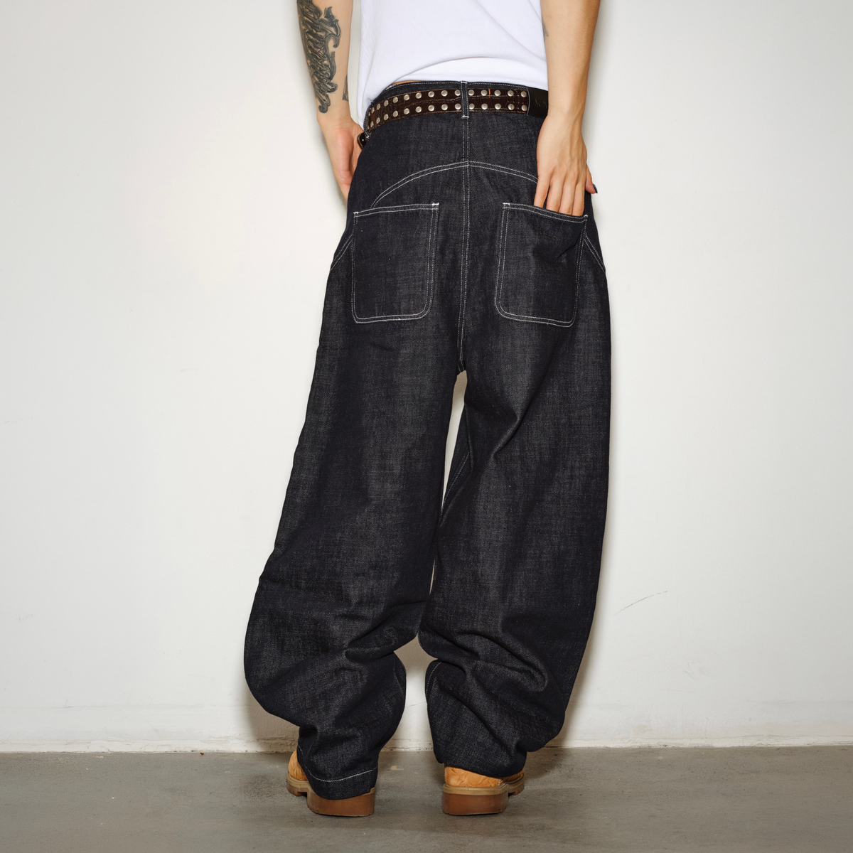 NOVACAM Retro Embroidered Logo Curved Raw Selvedge Jeans