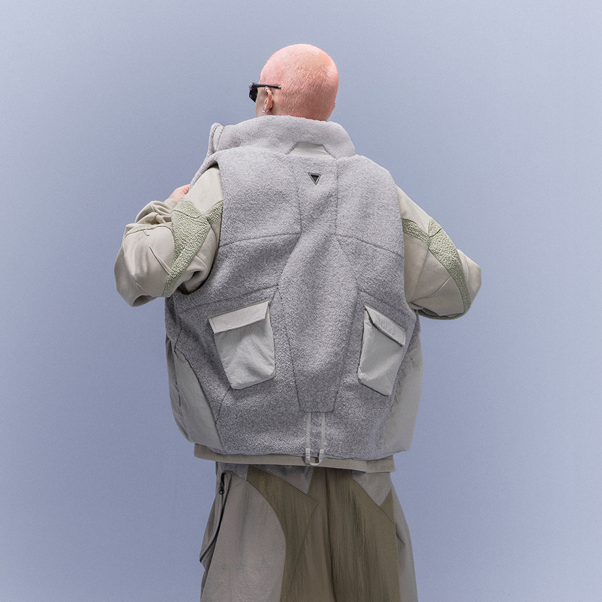 XIPHEVIL High-Neck Fleece-Panel Vest Light Gray