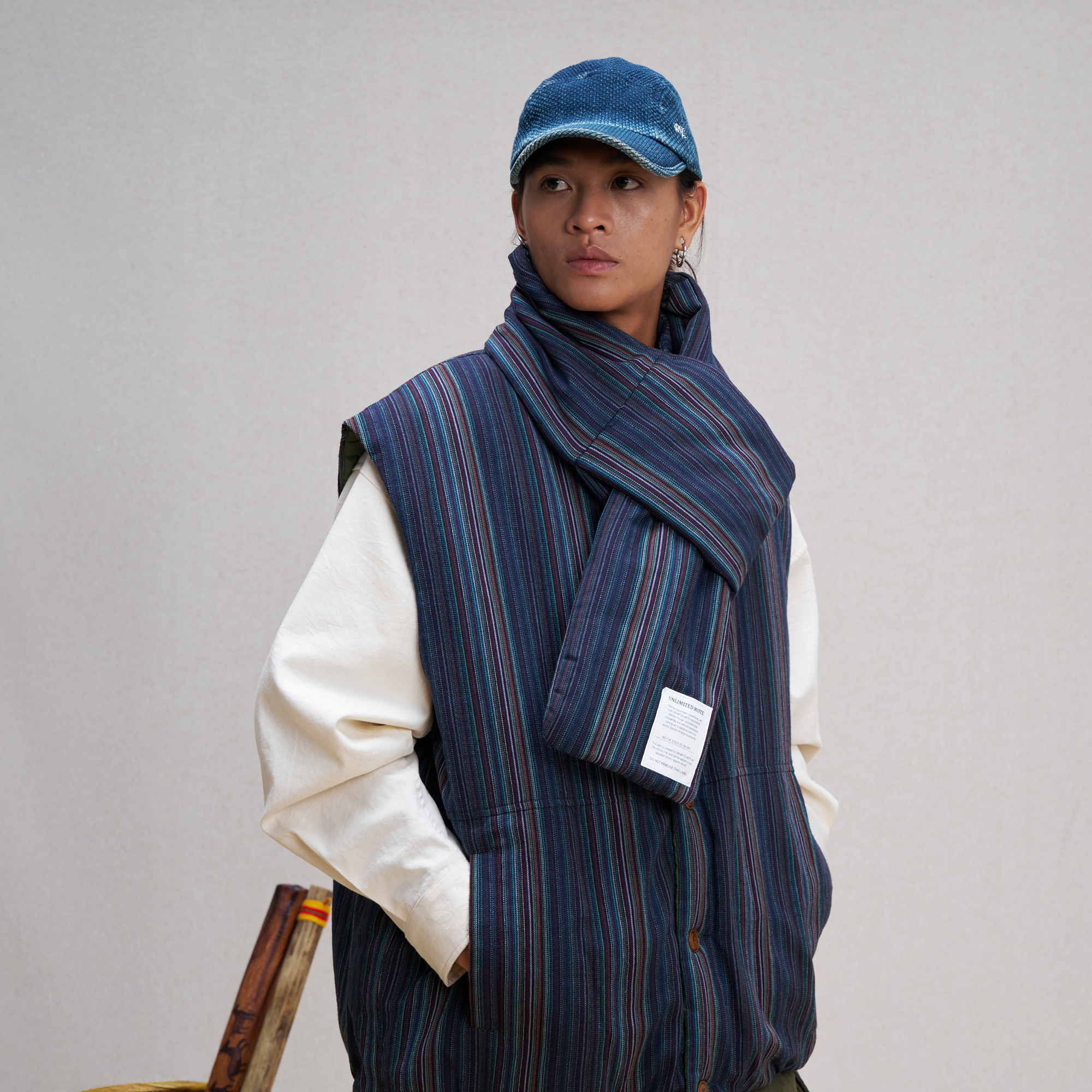 UNLIMITED MOTE Striped Padded Scarf