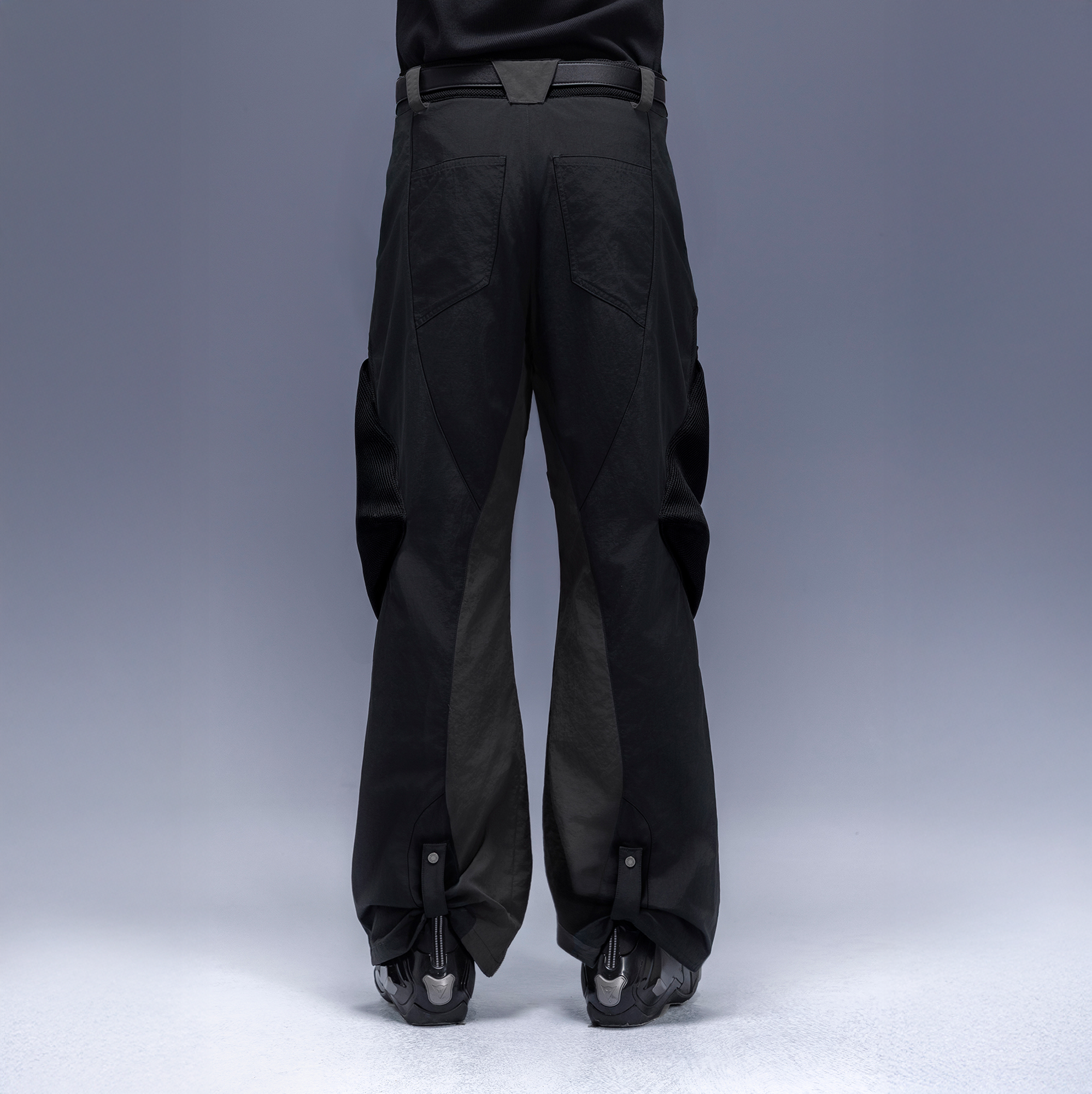 XIPHEVIL Paneled Multi-Pocket Zip Cargo Pants Black