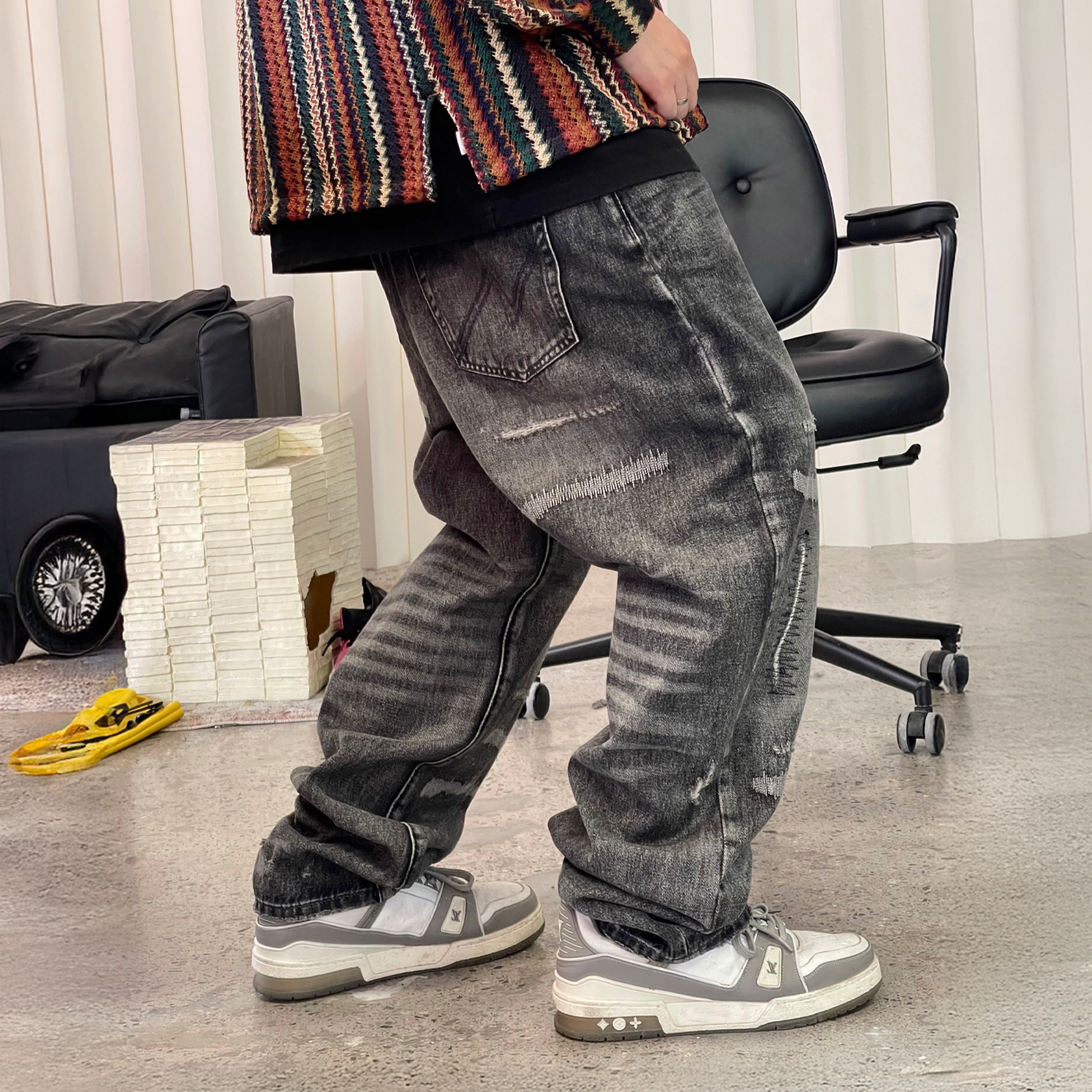 ME DA IGUAL Washed Destroyed Patch Straight-Leg Jeans