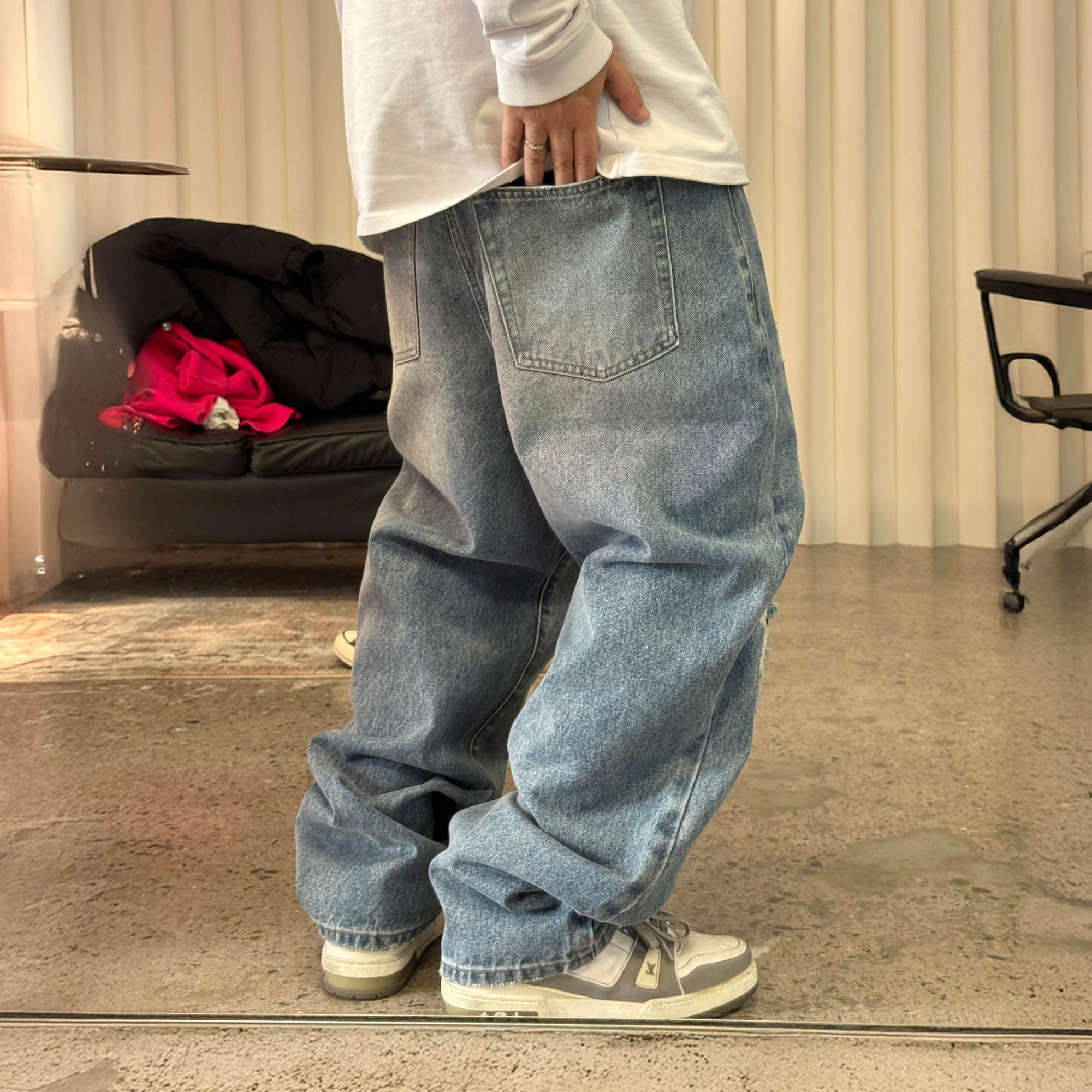 ME DA IGUAL Washed Distressed Tapered Jeans