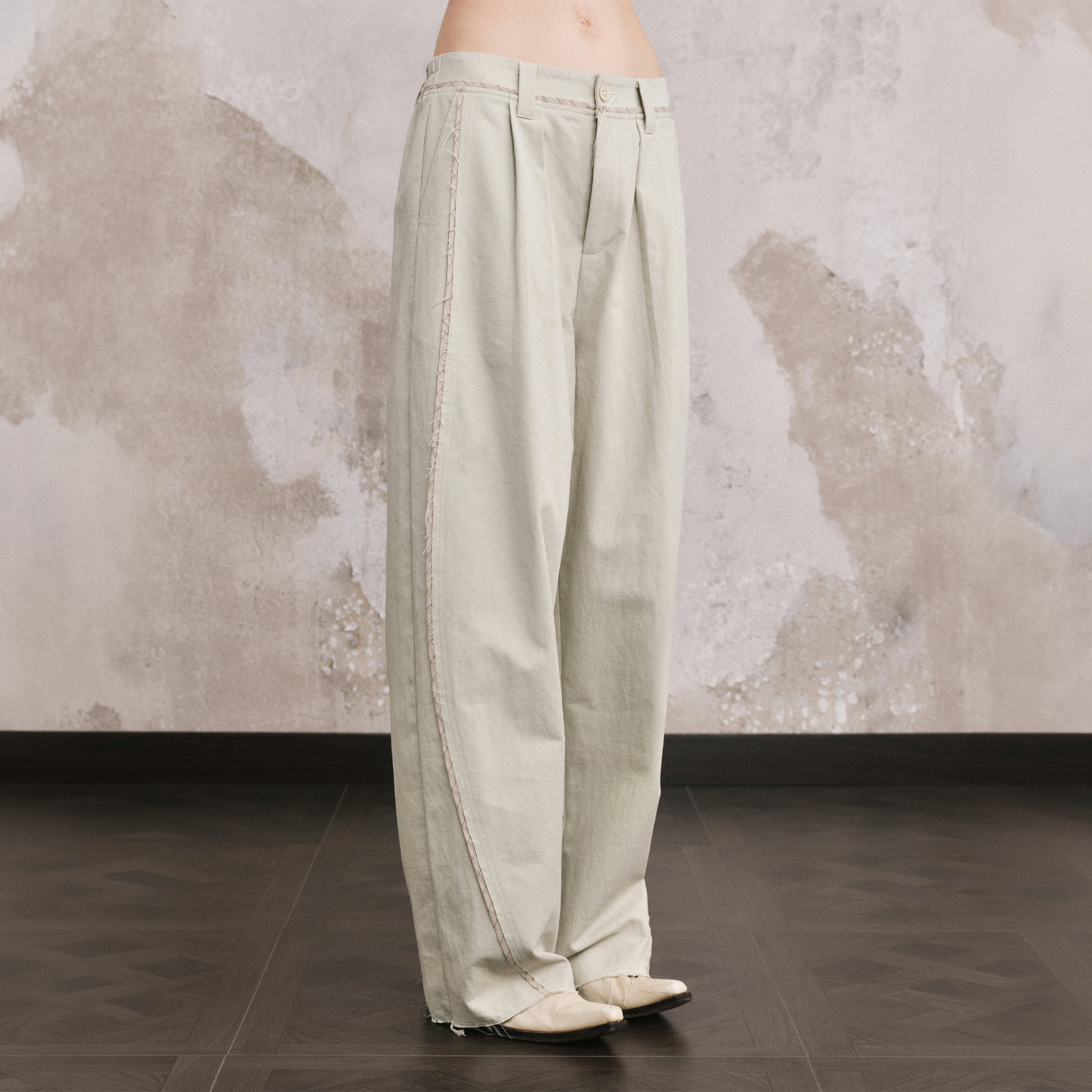 ILNya Nieternite Nifutur Linen-Blend Raw Edge Curved Pants