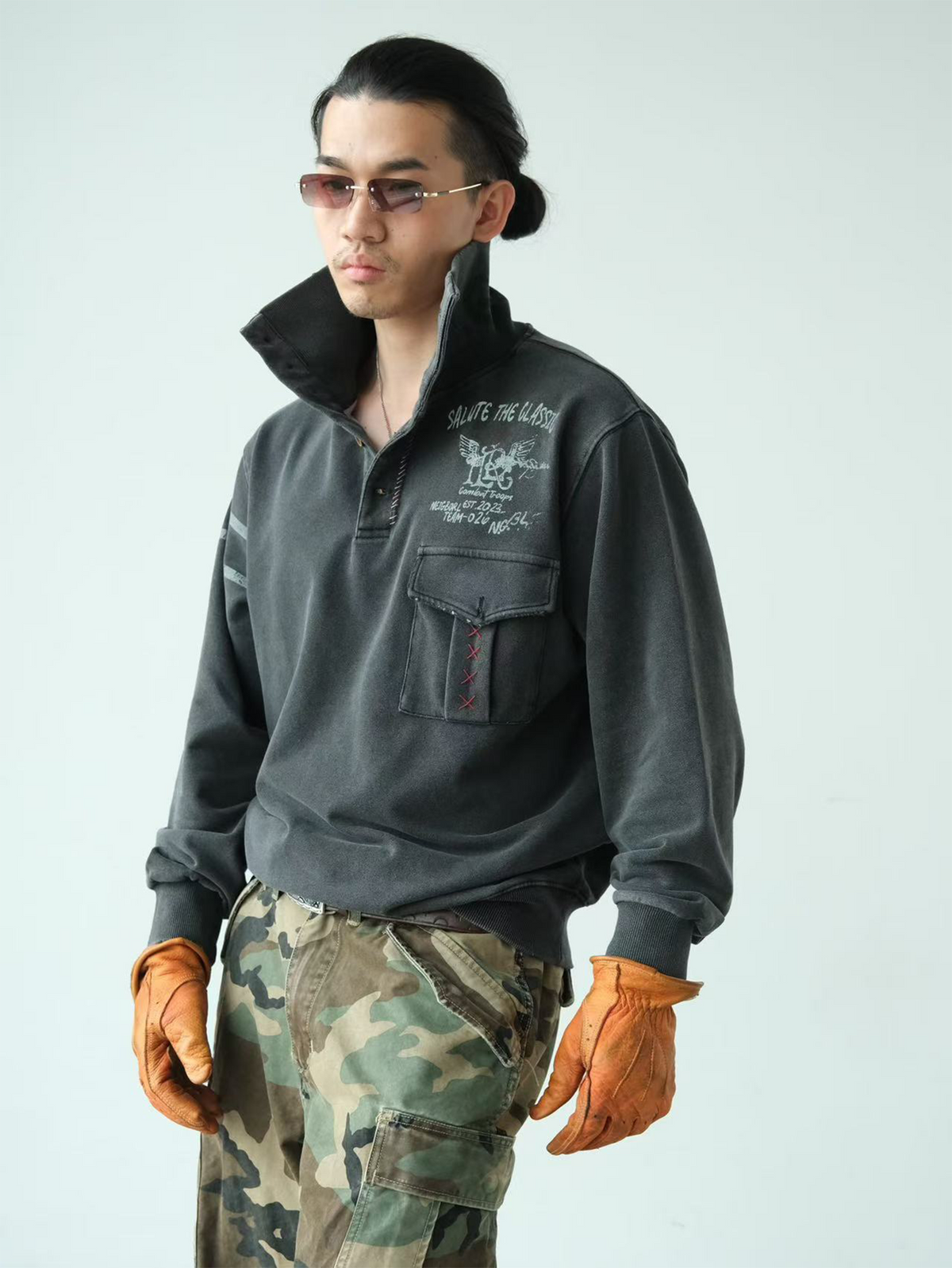 NEIGBORL Retro Graphic Washed Stand-Collar Sweatshirt