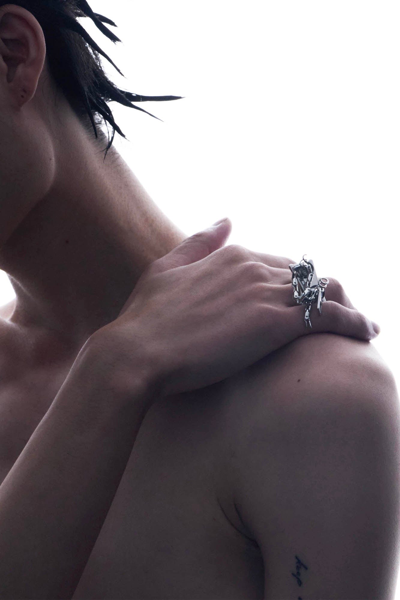ILLUSORY Divergent Mechanical Twisted Ring, premium urban and streetwear designers apparel on PROJECTISR.com, ILLUSORY