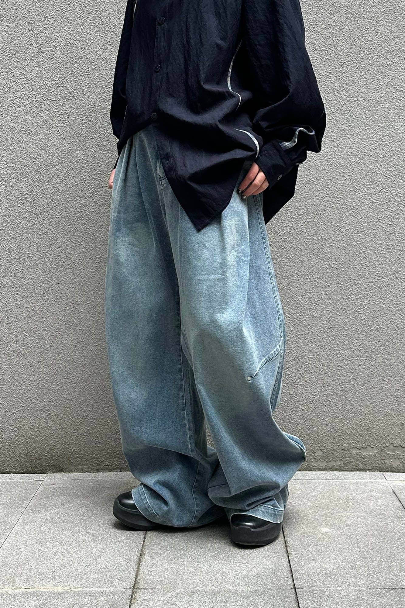 RELABEL Washed Pleated Waist Baggy Jeans