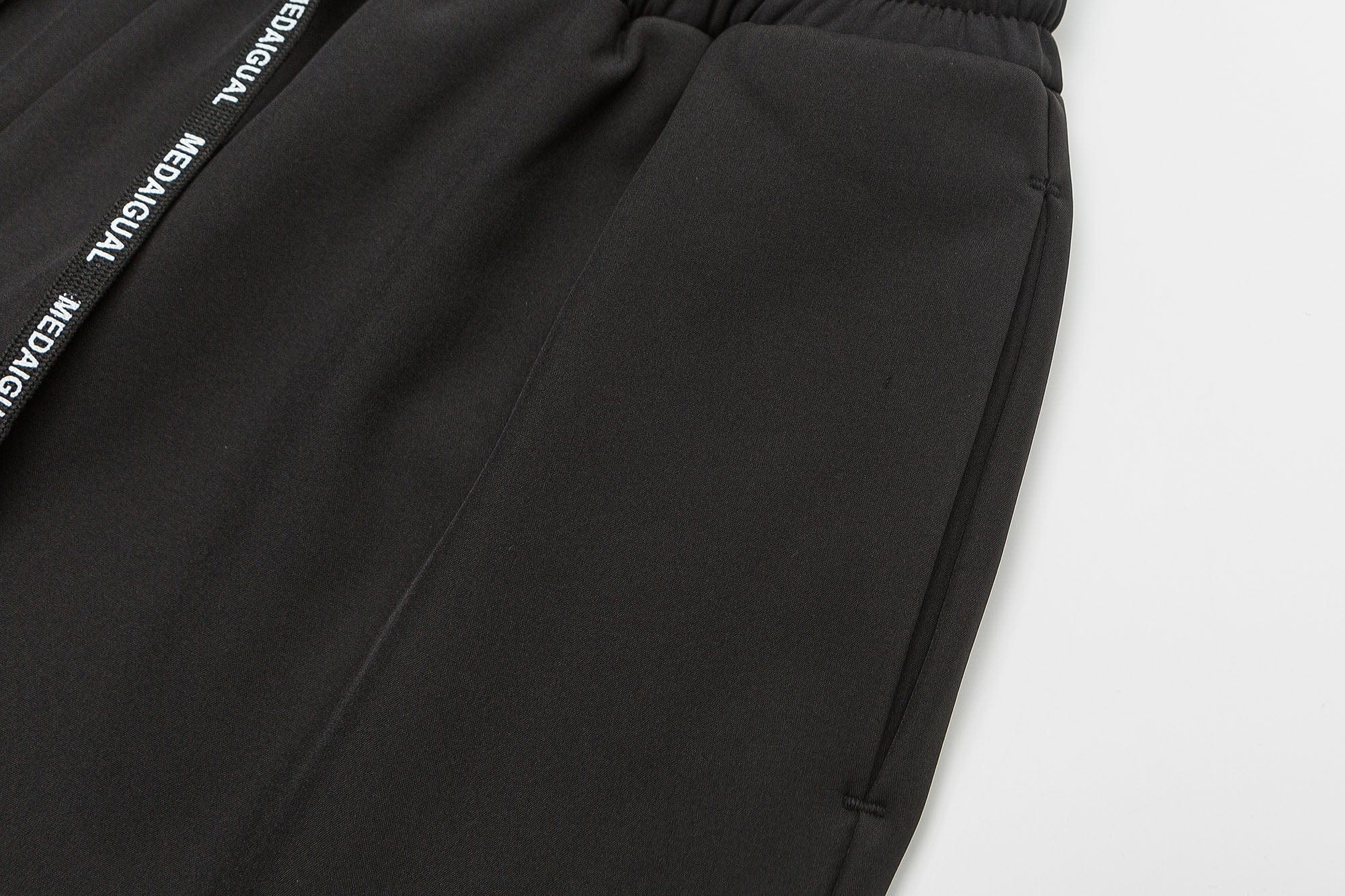 ME DA IGUAL Fleece-Lined Paneled Drawstring Pants, premium urban and streetwear designers apparel on PROJECTISR.com, ME DA IGUAL