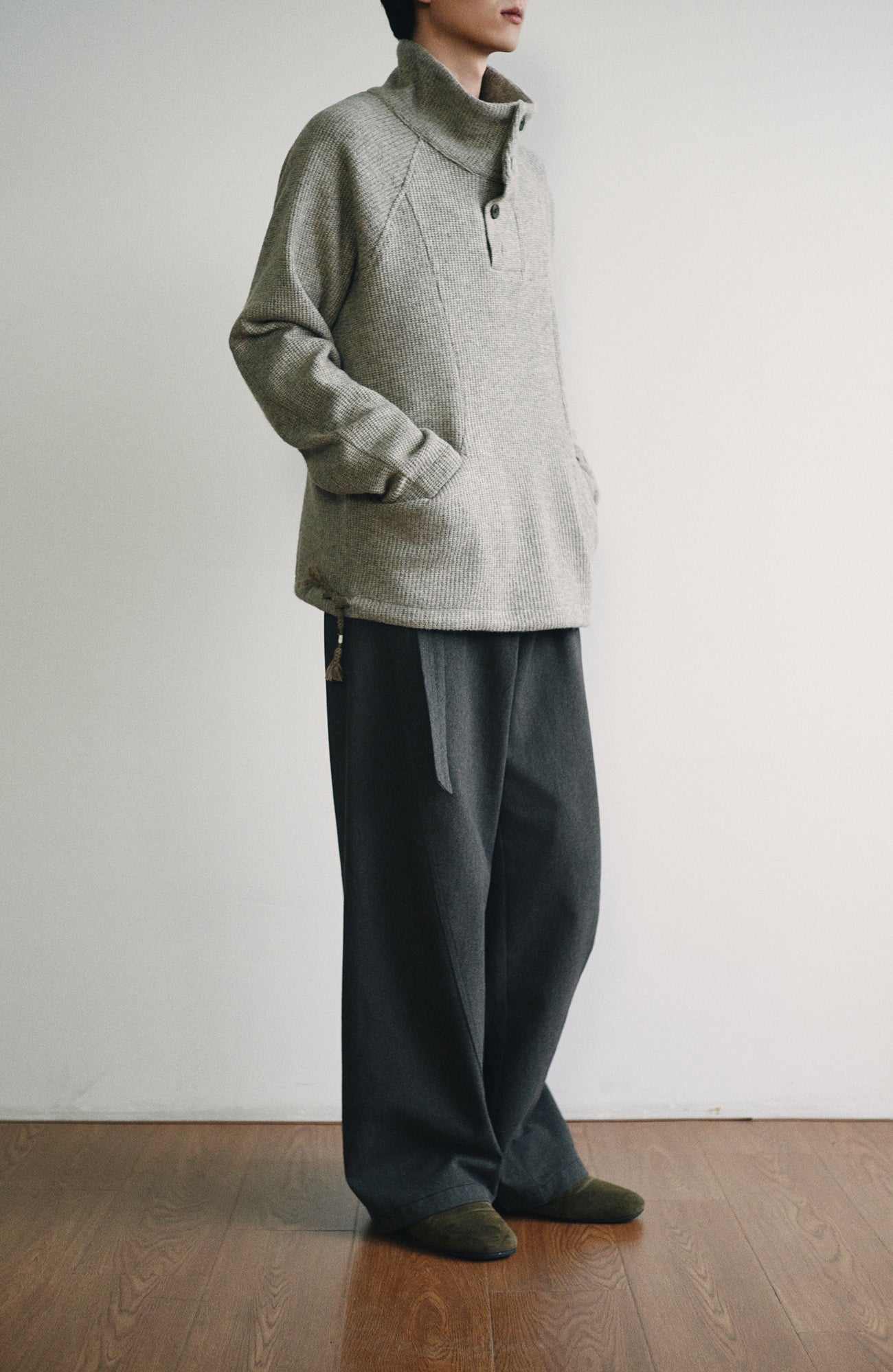 GONGHE REPUB Ribbed Half-Placket Mock-Neck Sweater