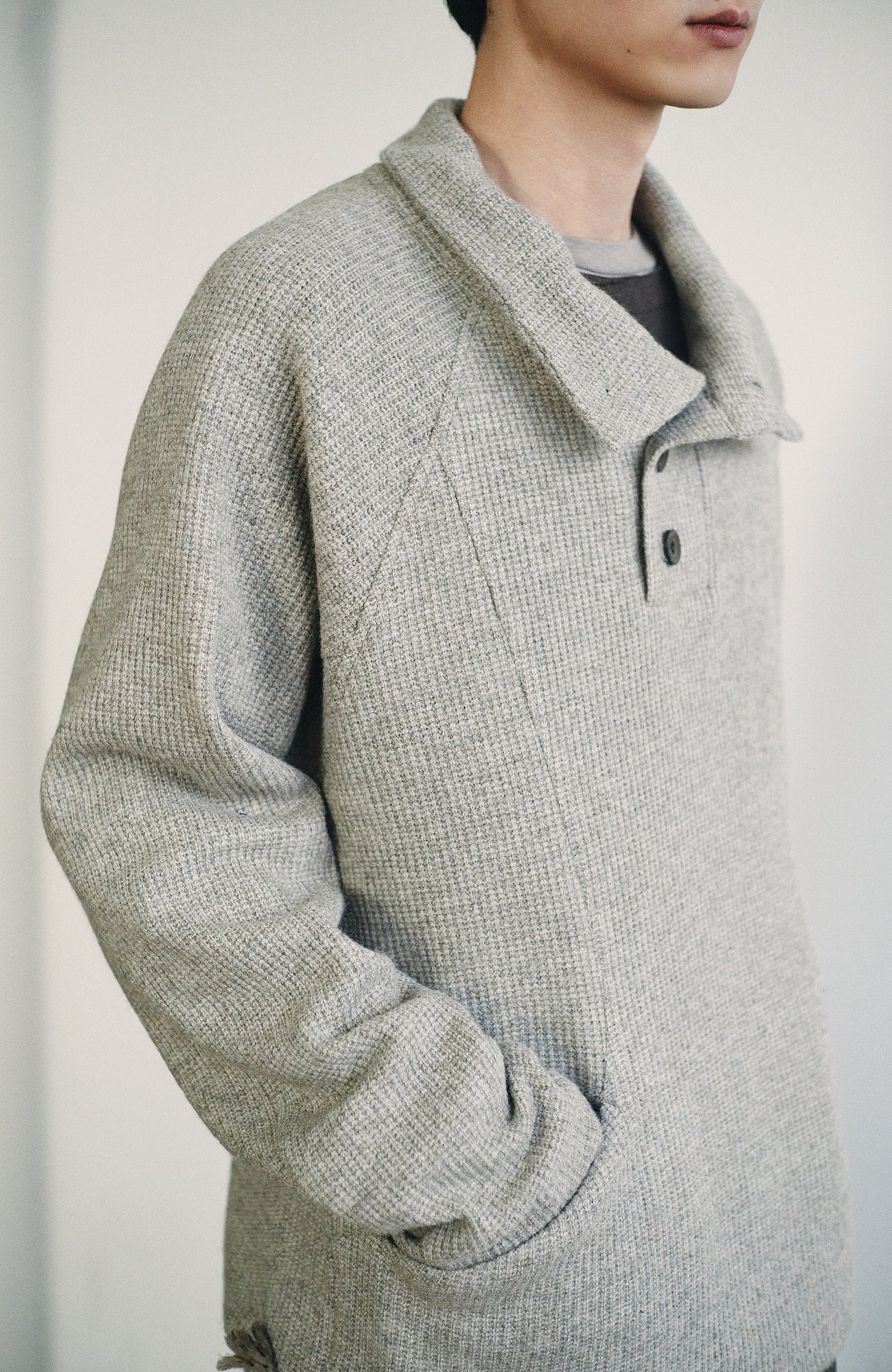 GONGHE REPUB Ribbed Half-Placket Mock-Neck Sweater