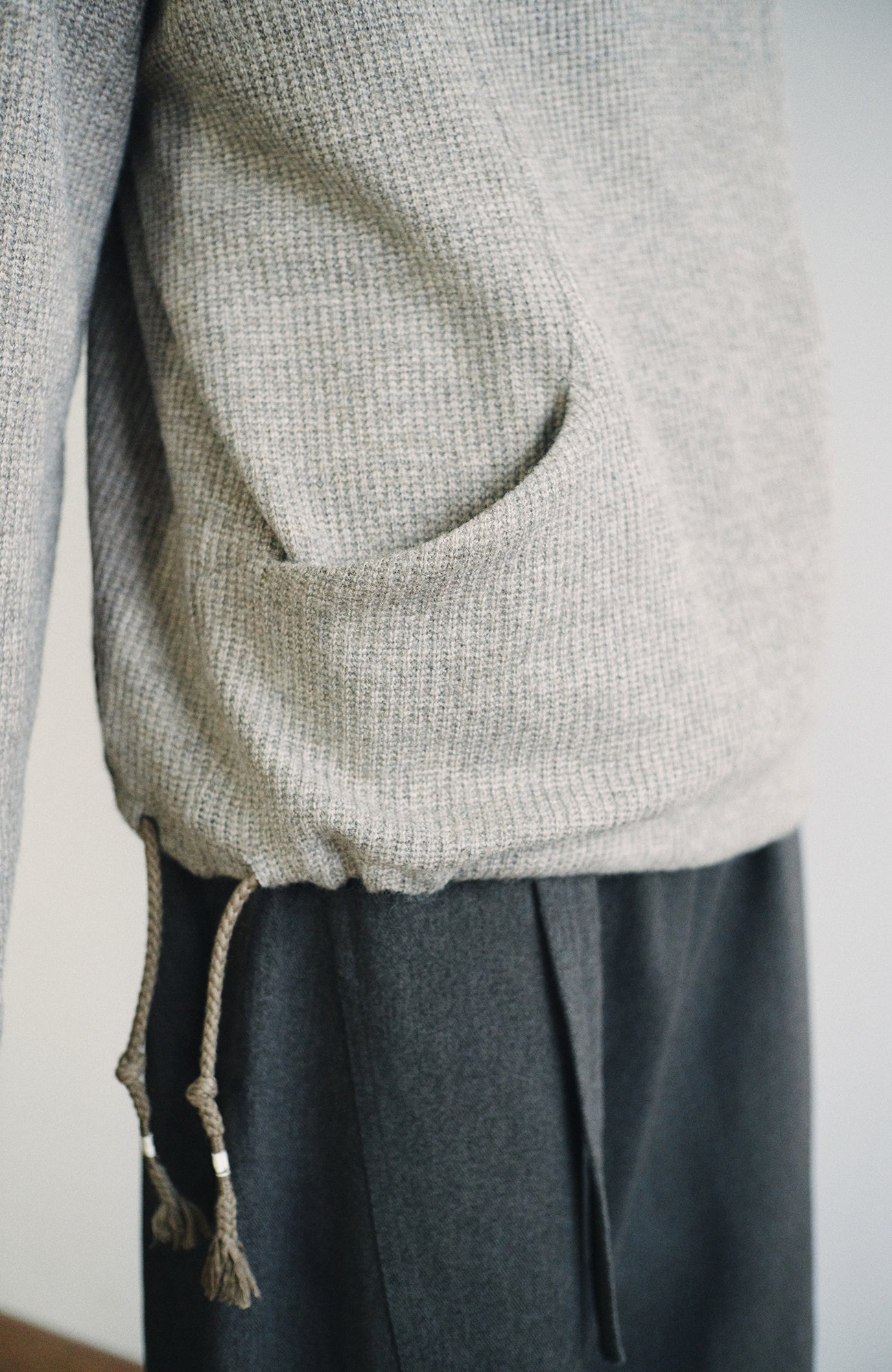 GONGHE REPUB Ribbed Half-Placket Mock-Neck Sweater