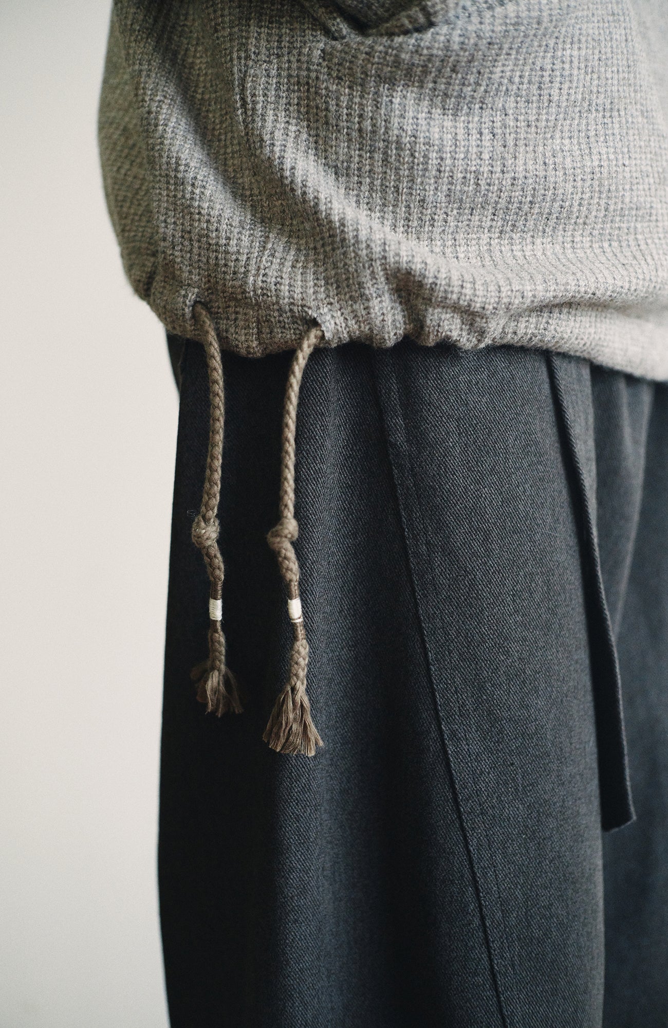 GONGHE REPUB Ribbed Half-Placket Mock-Neck Sweater