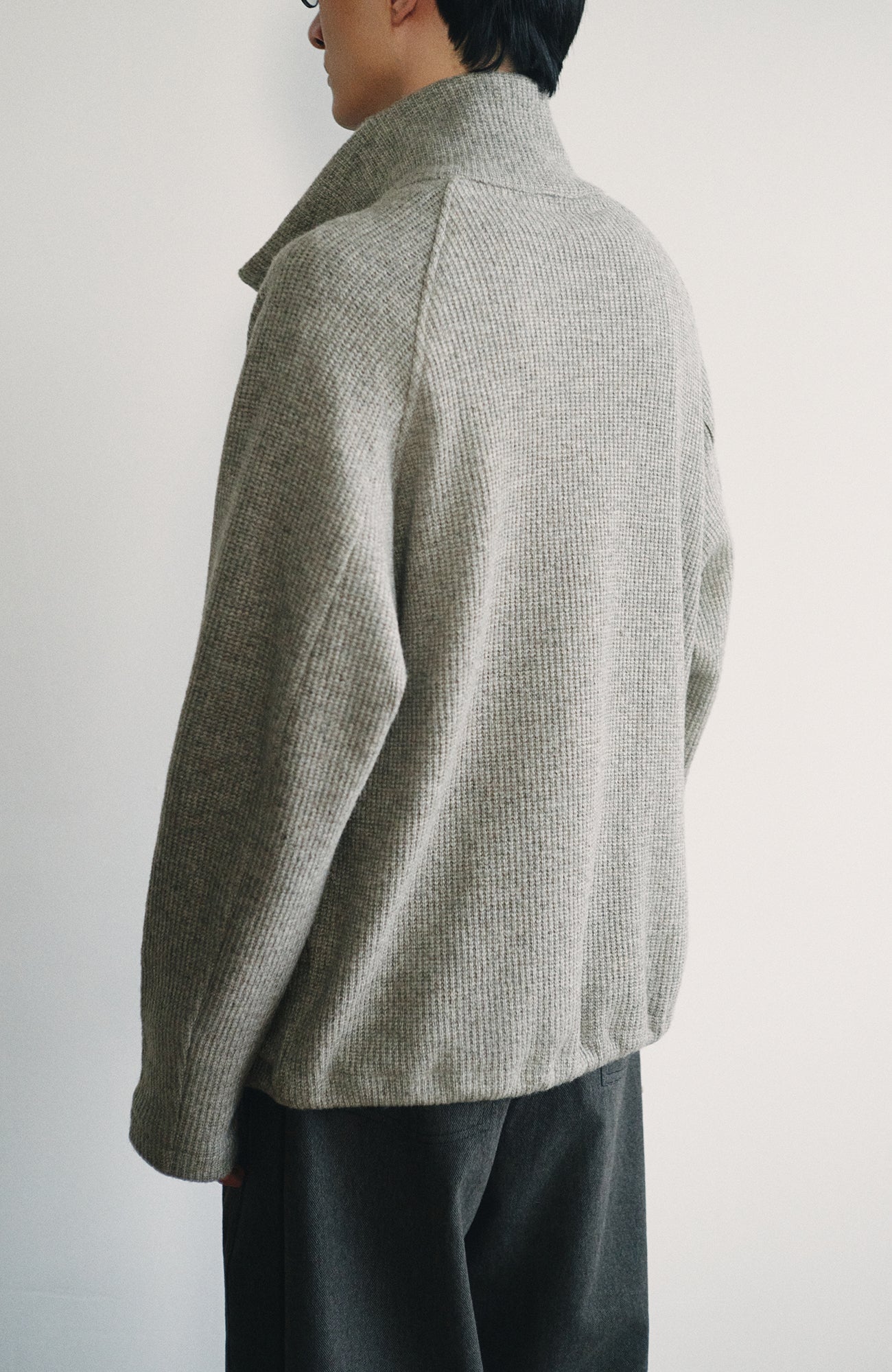 GONGHE REPUB Ribbed Half-Placket Mock-Neck Sweater