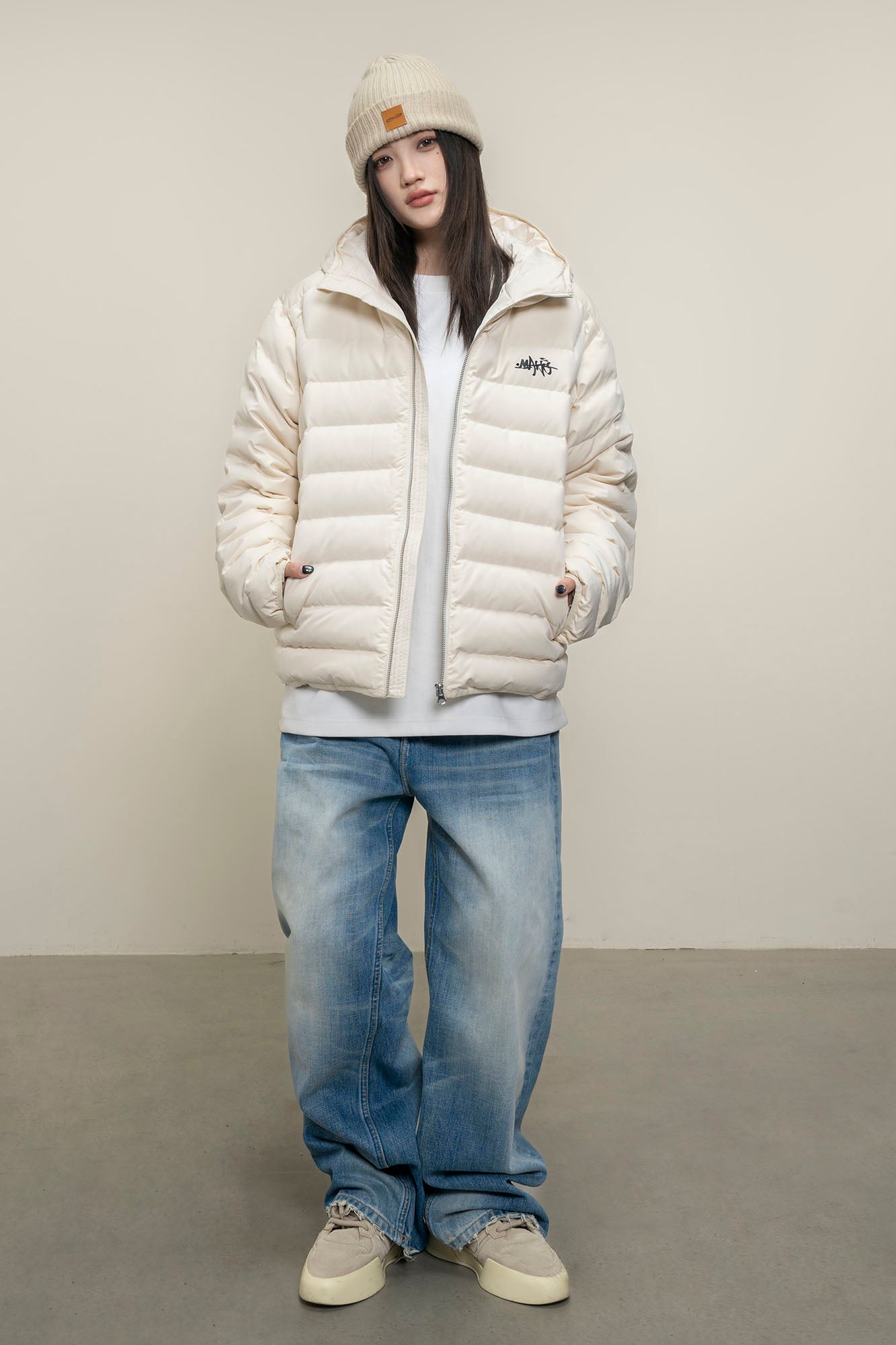 MAKEMORE LOGO Embroidered Elastic Quilted Down Jacket