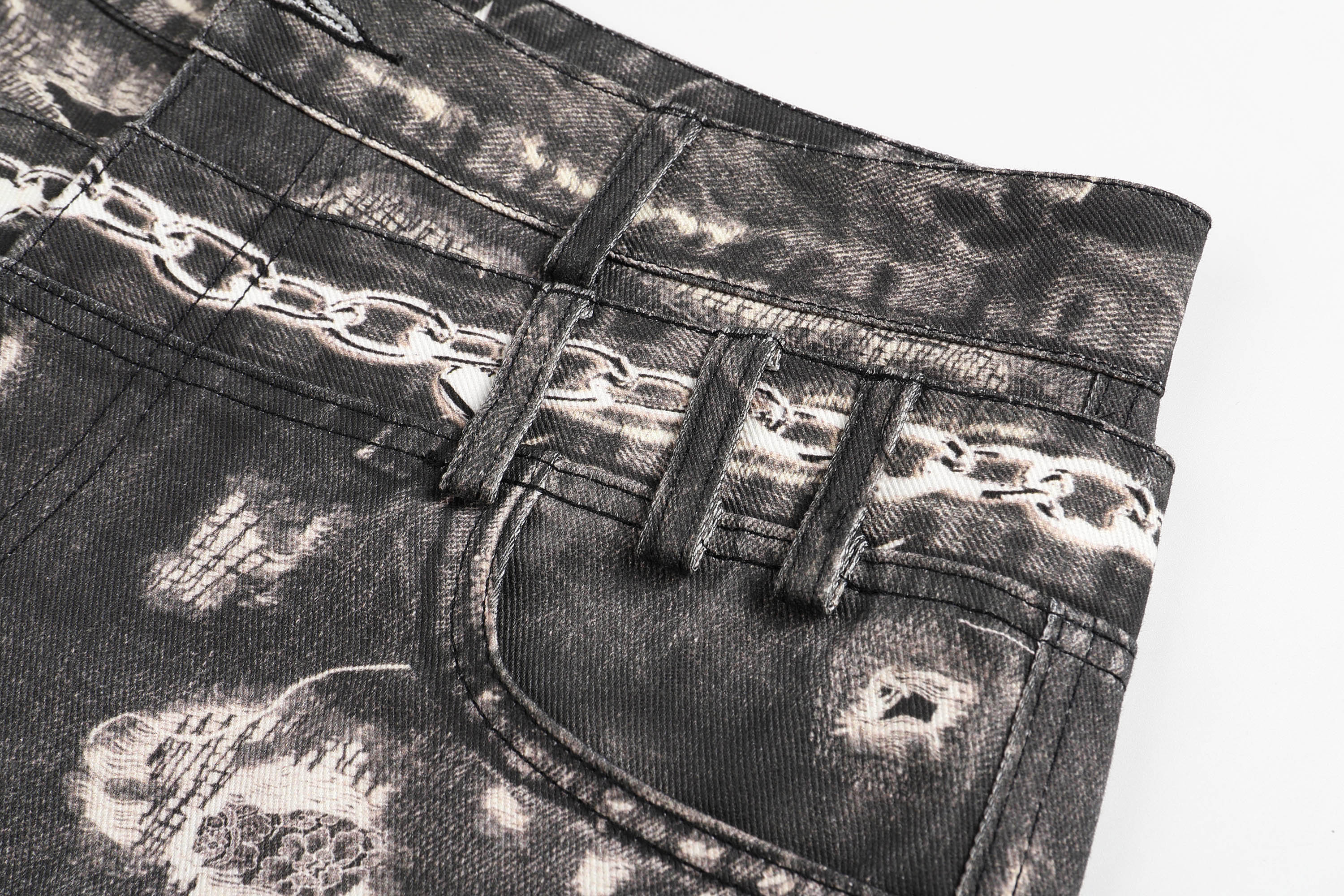 DND4DES Deconstructed Graphic Double-Waist Distressed Jeans