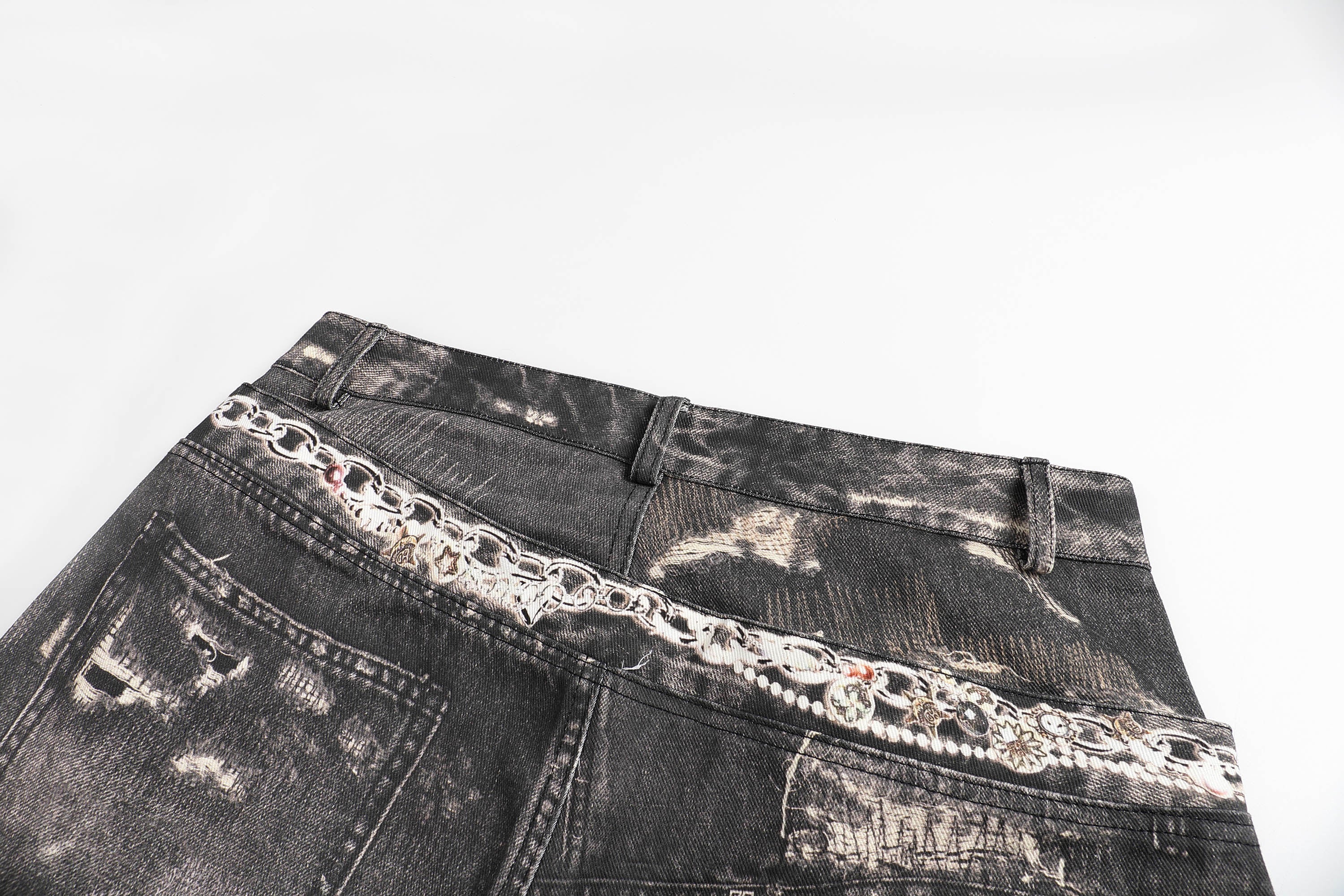 DND4DES Deconstructed Graphic Double-Waist Distressed Jeans