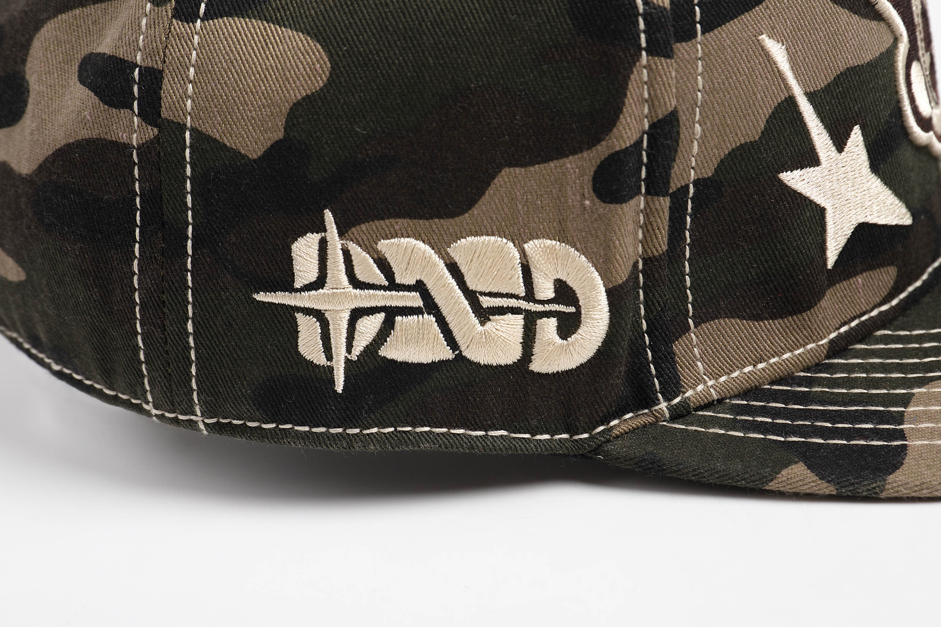 DND4DES Cartoon Character Embroidered Camo Cap