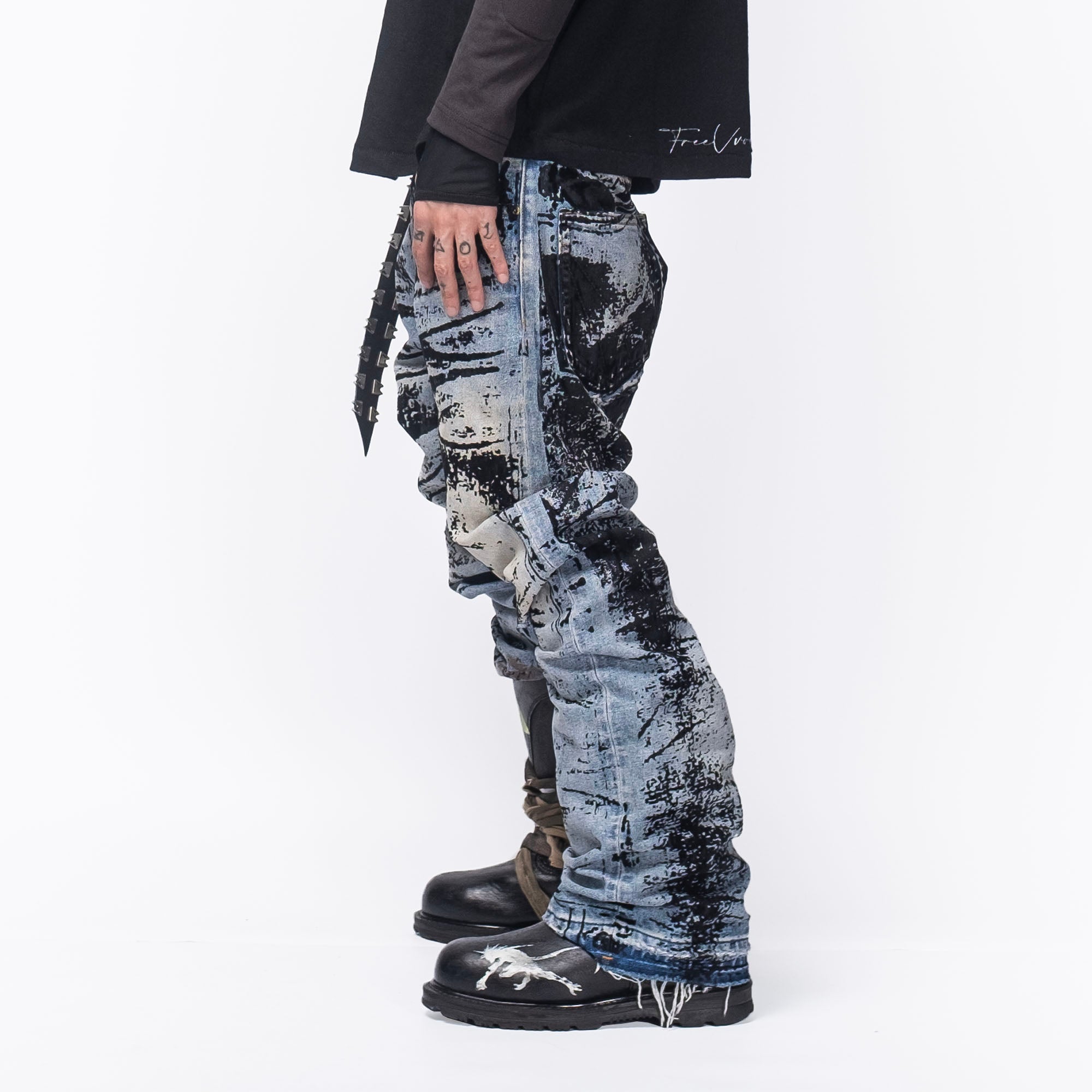 FVVO Distressed Flocked Slant Fly Jeans