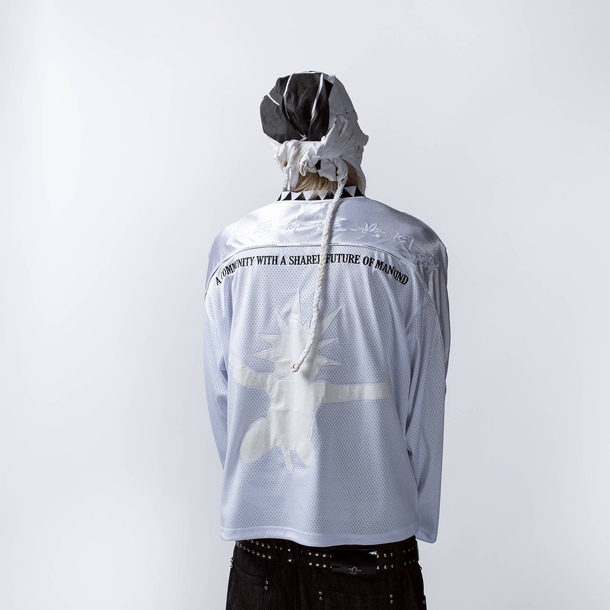 FVVO Padded Shoulder V-Neck Jersey