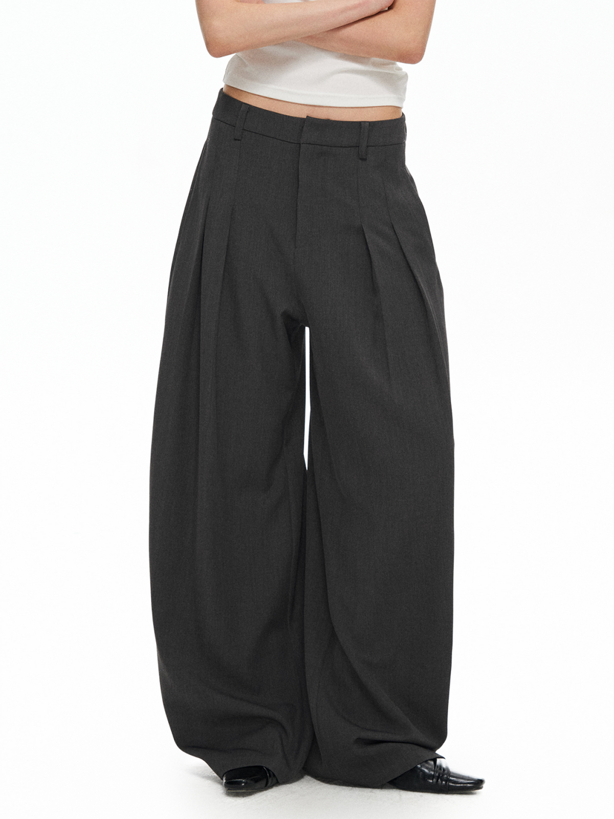 TGNS Pleated Curved Wide-Leg Trousers