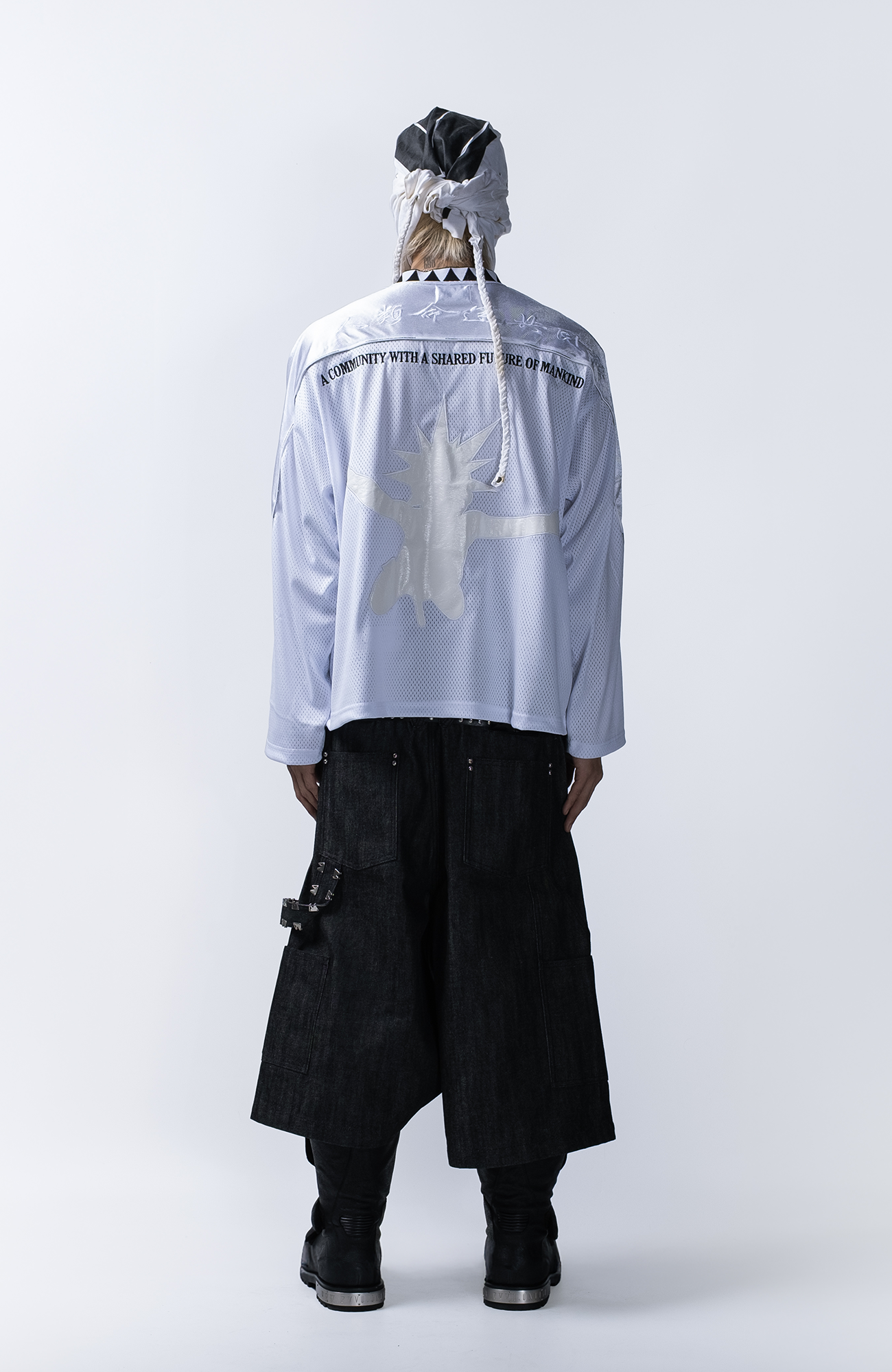 FVVO Padded Shoulder V-Neck Jersey