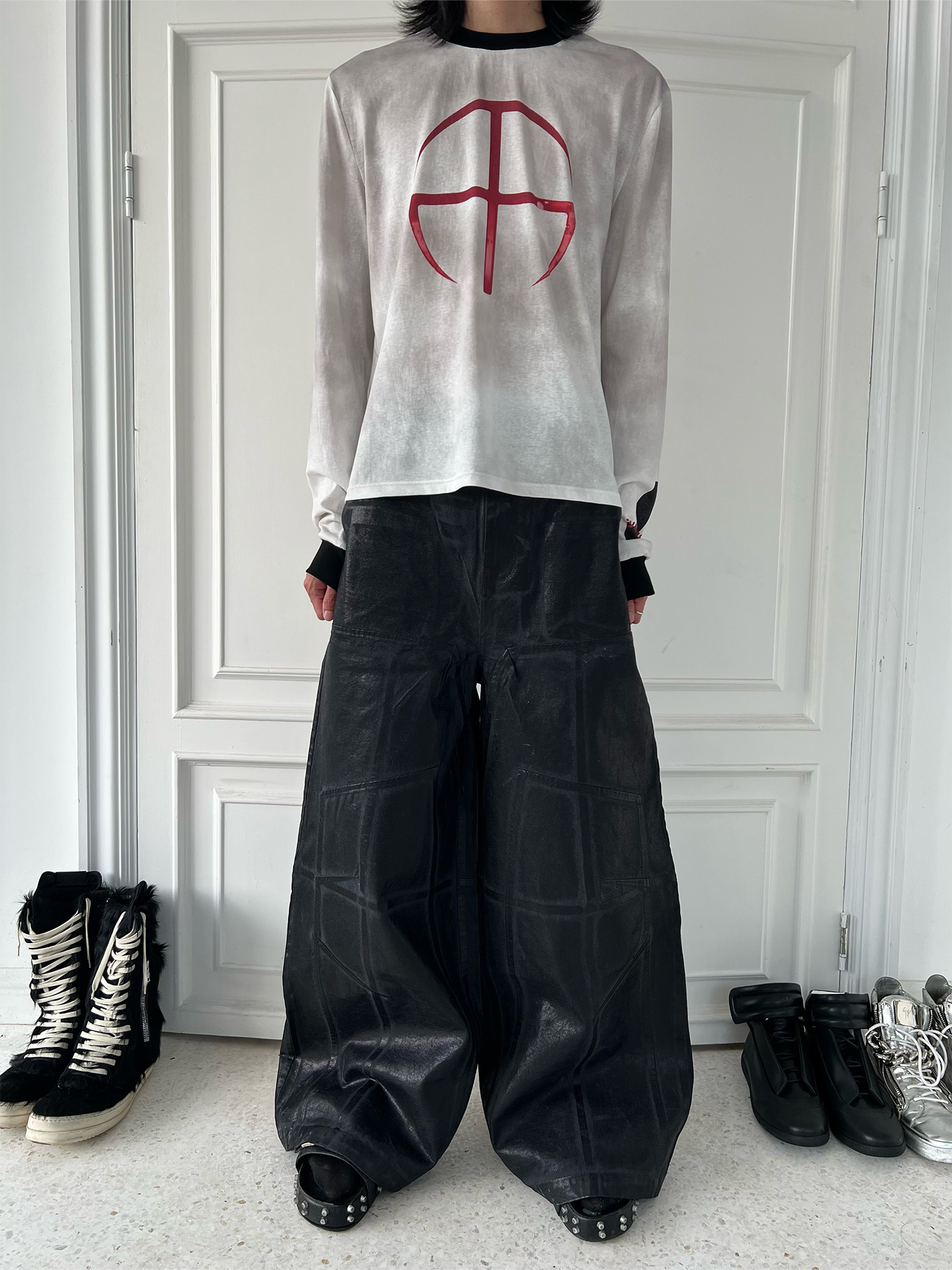 REBEL WAVE Dirty-Wash Cross Symbol Long-Sleeve Tee