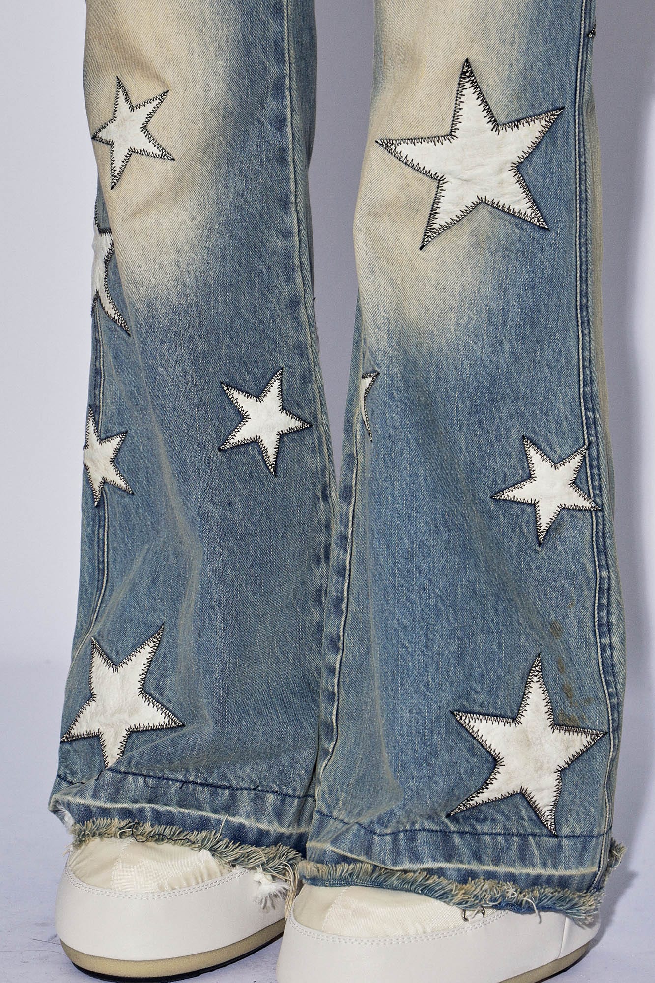 DND4DESxFaychui Starry Bleached Low-Rise Flared Jeans