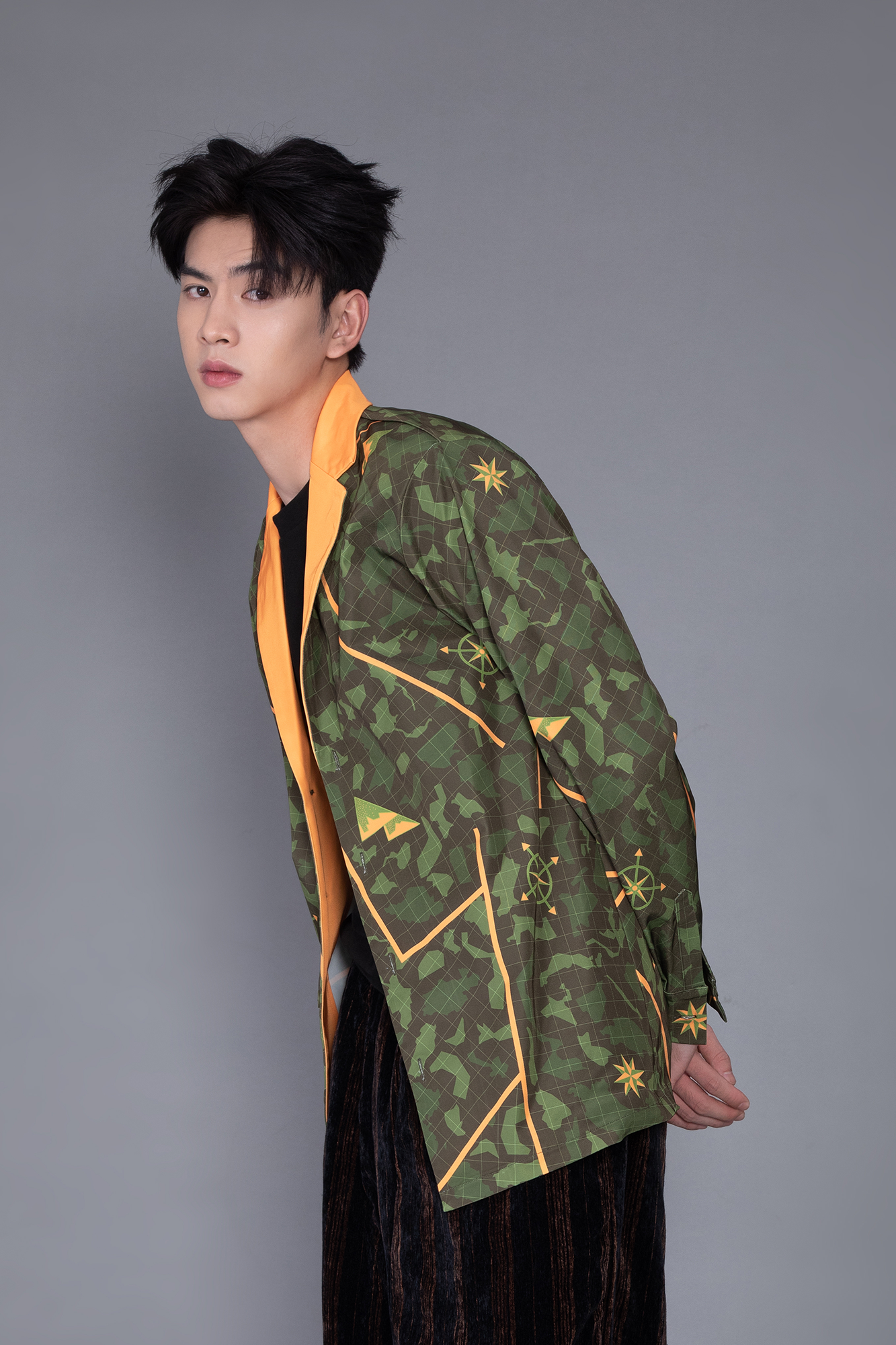 MASH UP ASIA Graphic Contrast Lapel Oversized Blazer, premium urban and streetwear designers apparel on PROJECTISR.com, MASH UP ASIA