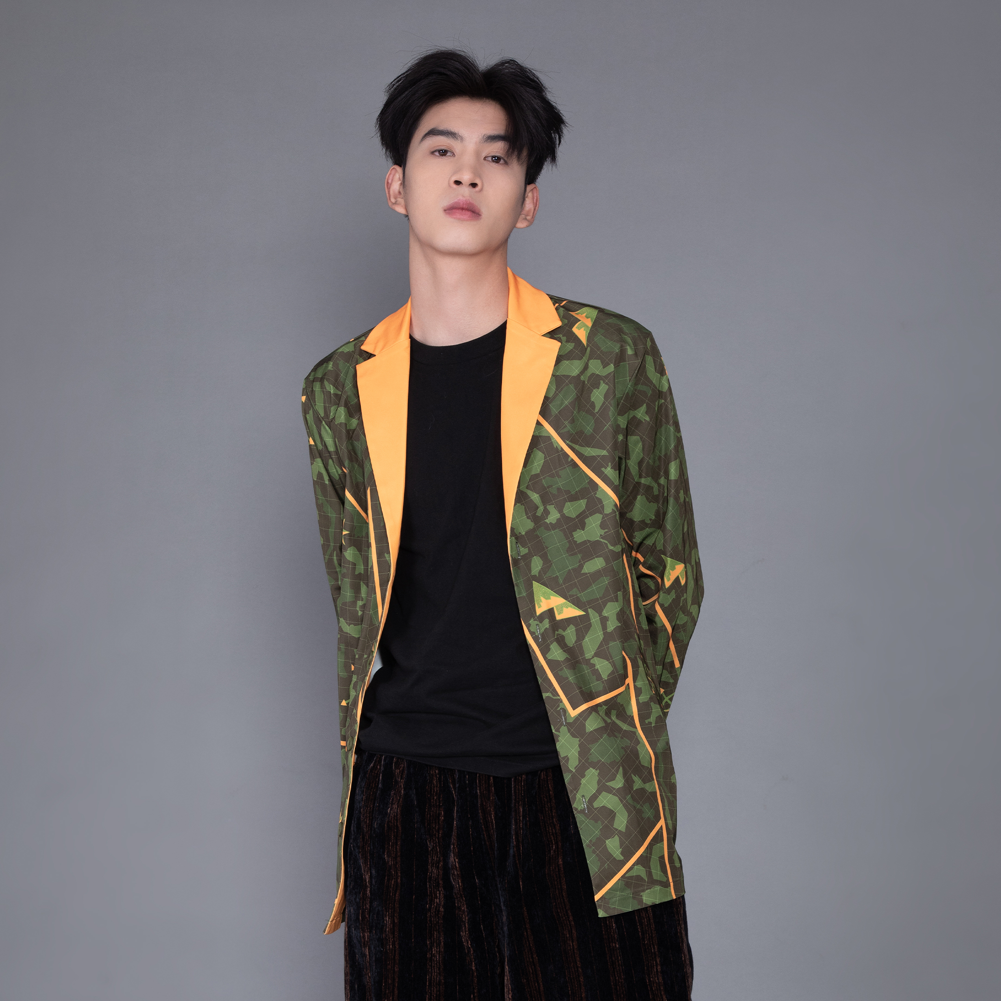 MASH UP ASIA Graphic Contrast Lapel Oversized Blazer, premium urban and streetwear designers apparel on PROJECTISR.com, MASH UP ASIA