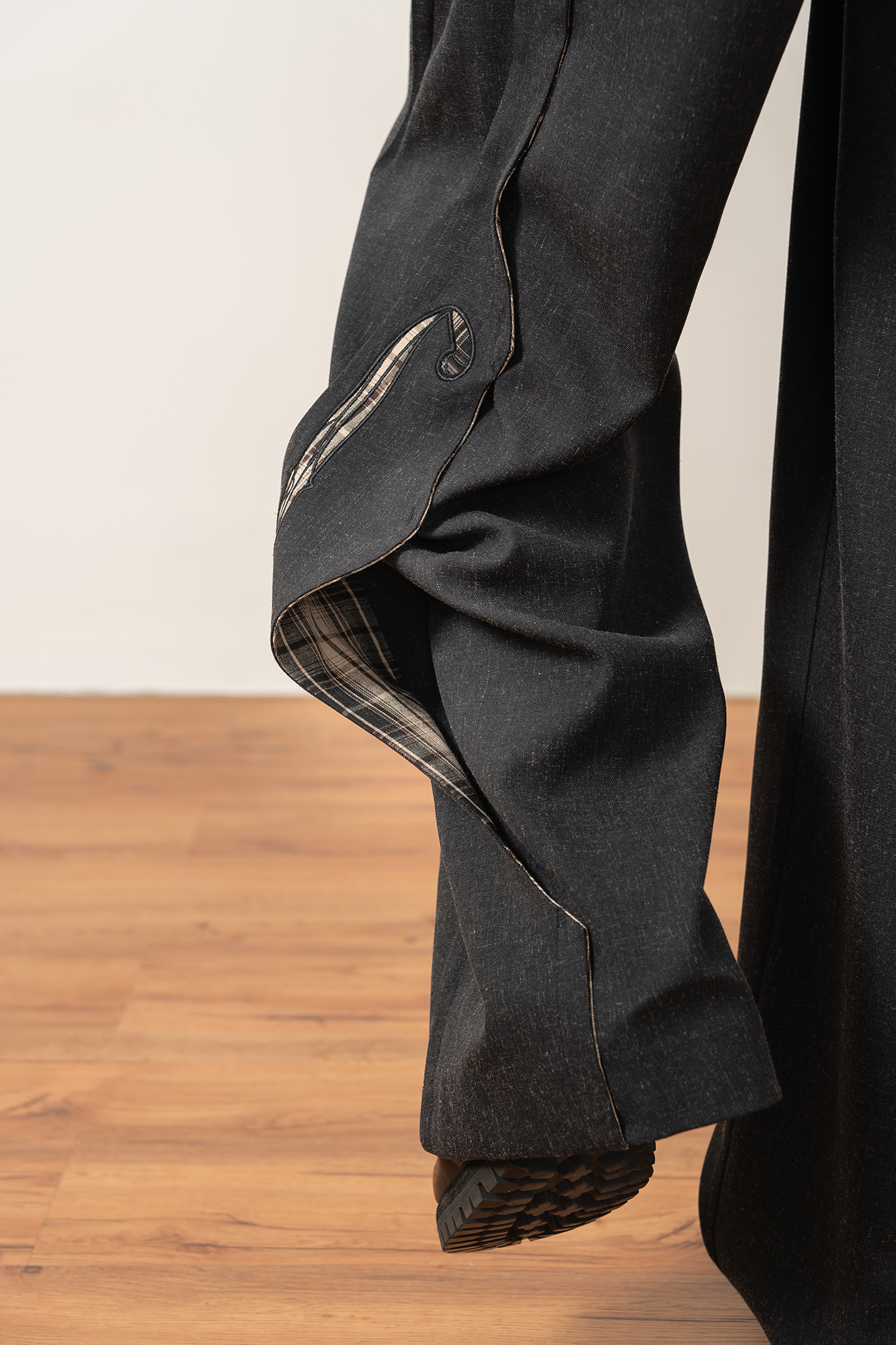 MOITIEDEPETALE Pleats Patch Wide-Leg Trousers
