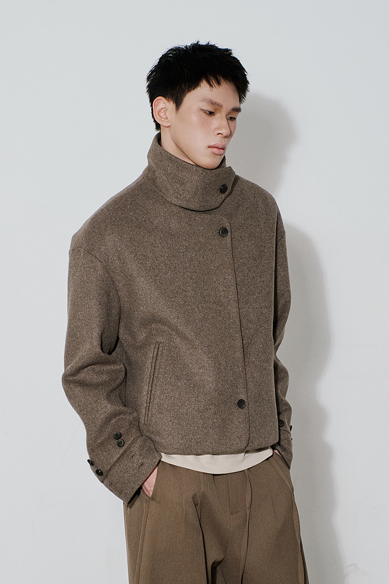 SAME FLOW Essential High-Neck Short Jacket