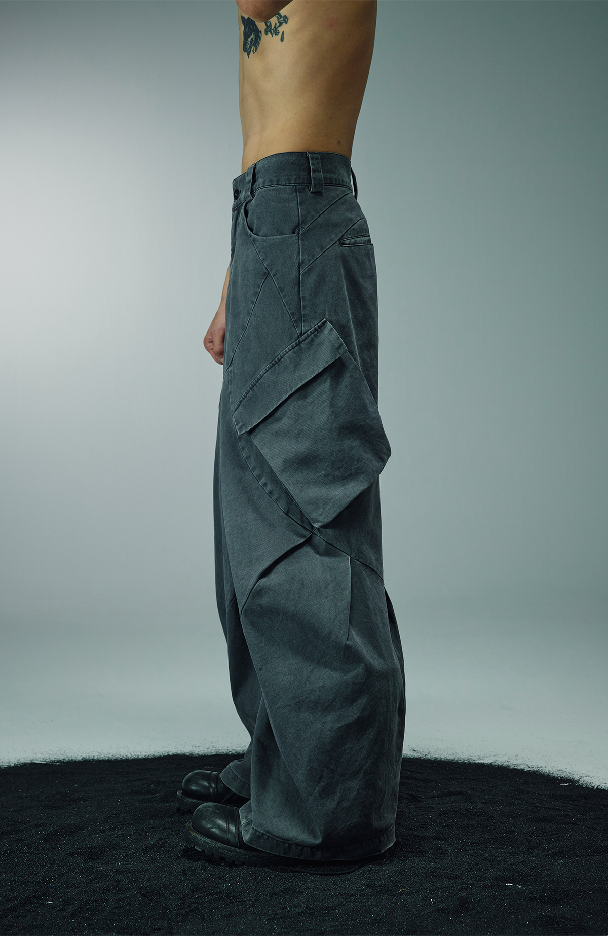 AVINMADE Curved-Blade Paneled Cargo Jeans