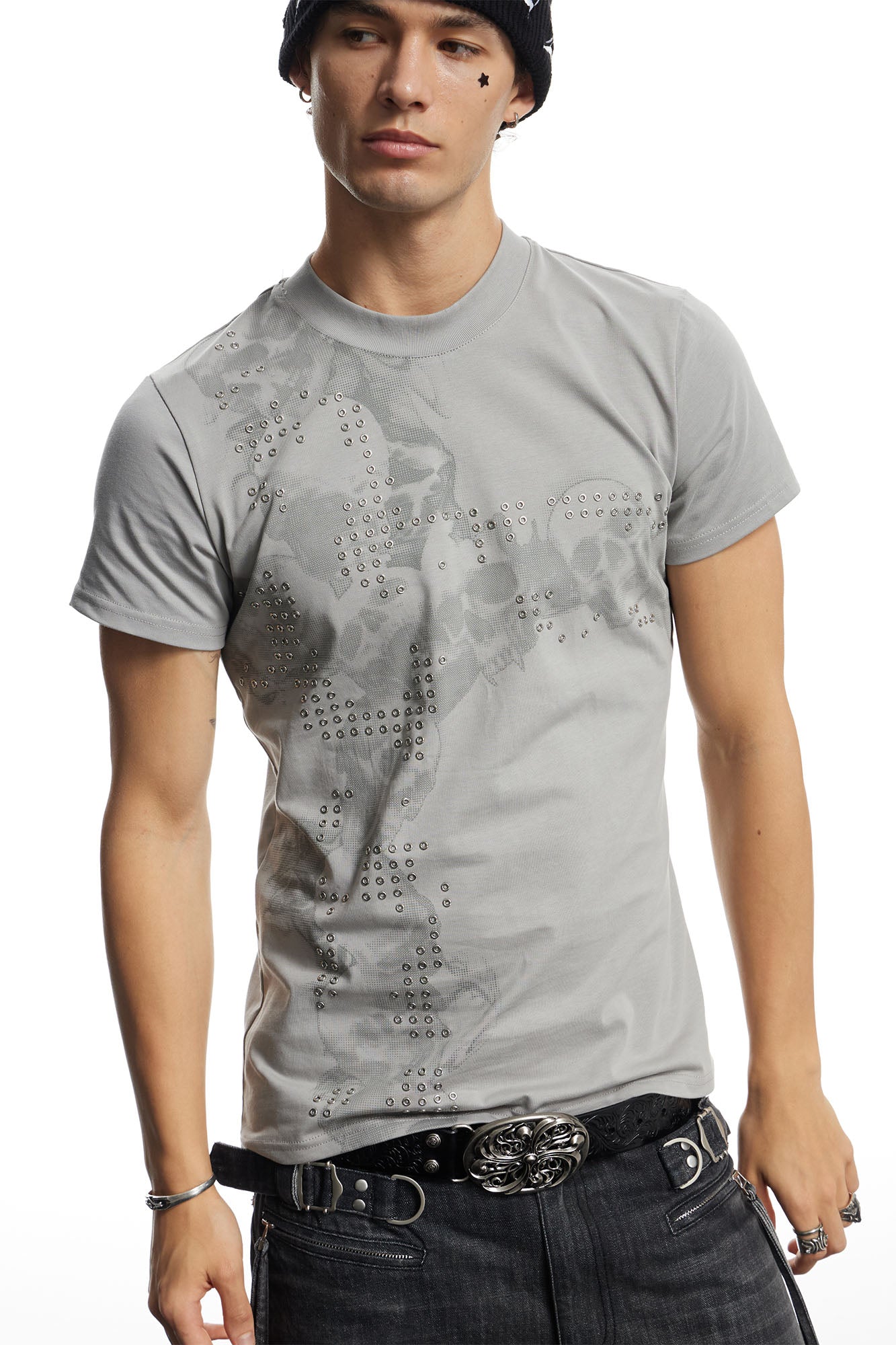 DND4DES Rivet Cross Graphic T-Shirt