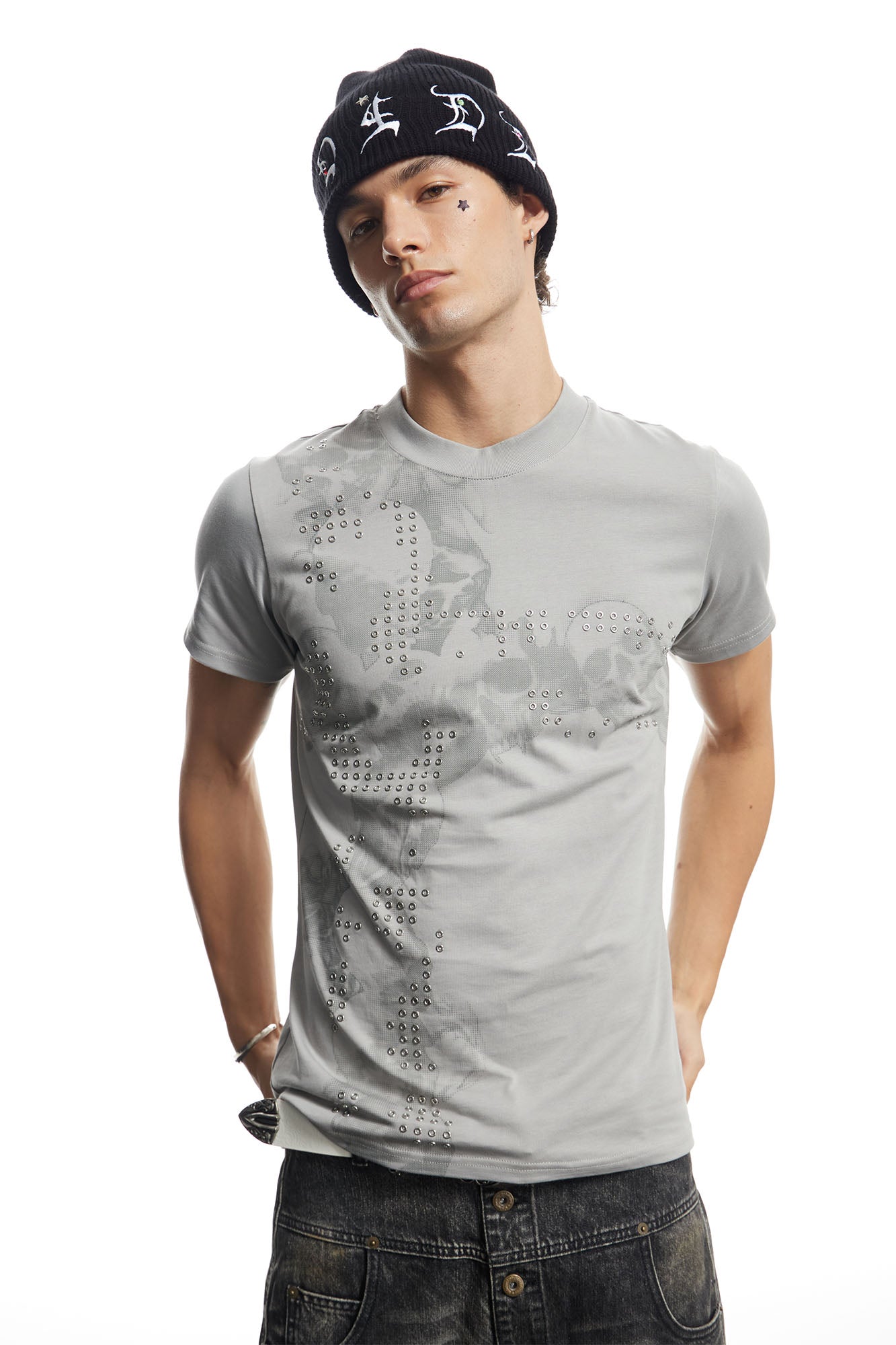 DND4DES Rivet Cross Graphic T-Shirt