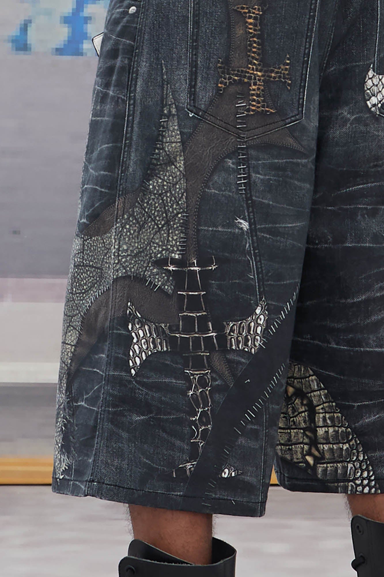 国内で当店のみ DND4DES - Street Oil Painting Denim Shorts DND4DES Horse Graphics Washed Bermuda Denim Shorts