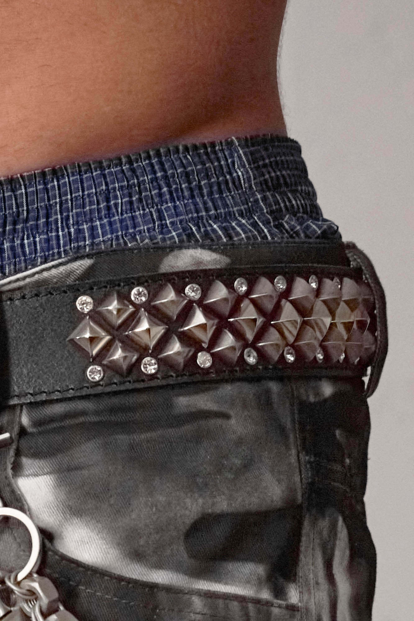 DND4DES Studded Rhinestone Carved Buckle Leather Belt