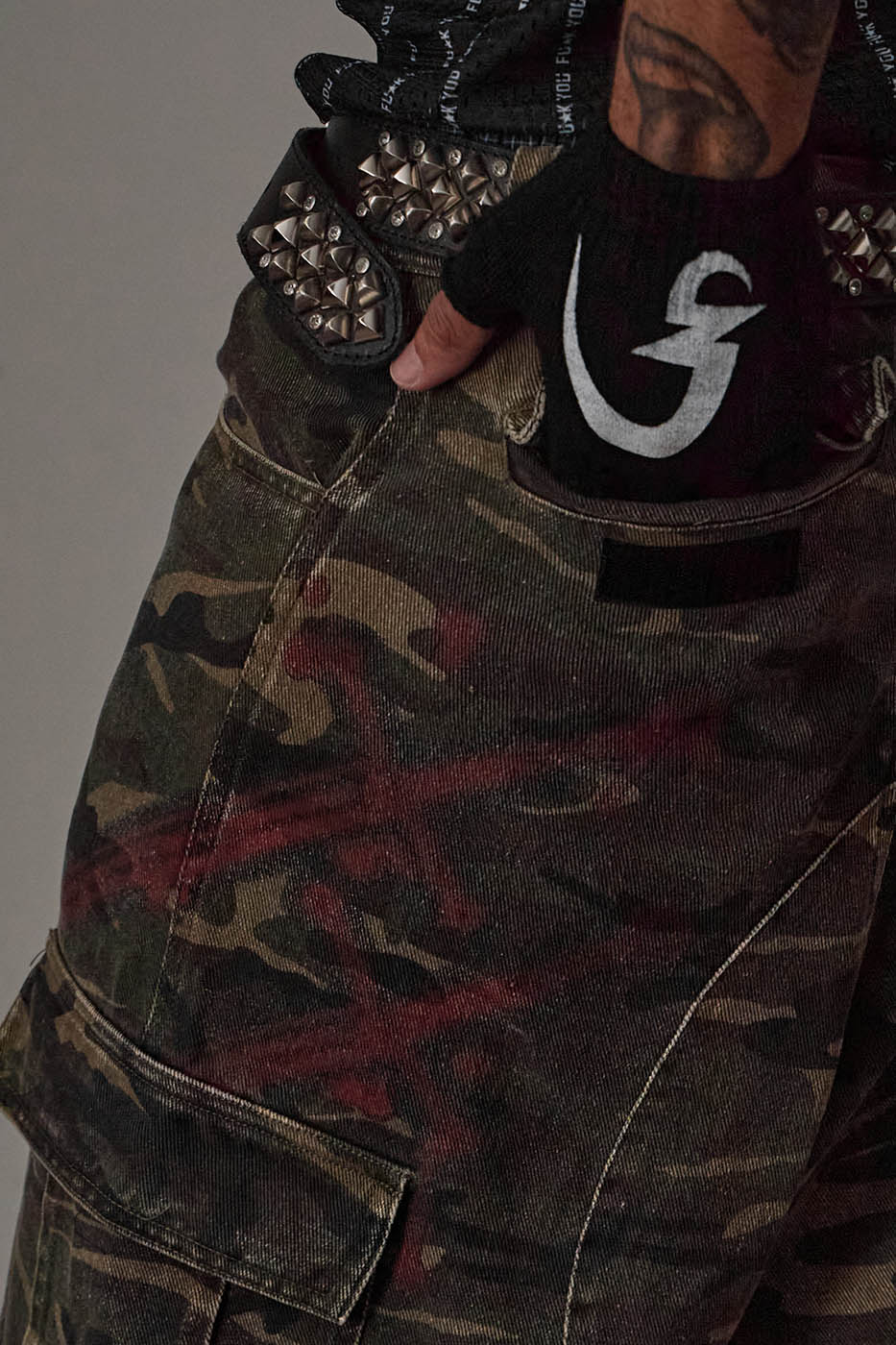 DND4DES Camo Big-Pocket Graffiti Cargo Shorts, premium urban and streetwear designers apparel on PROJECTISR.com, DND4DES