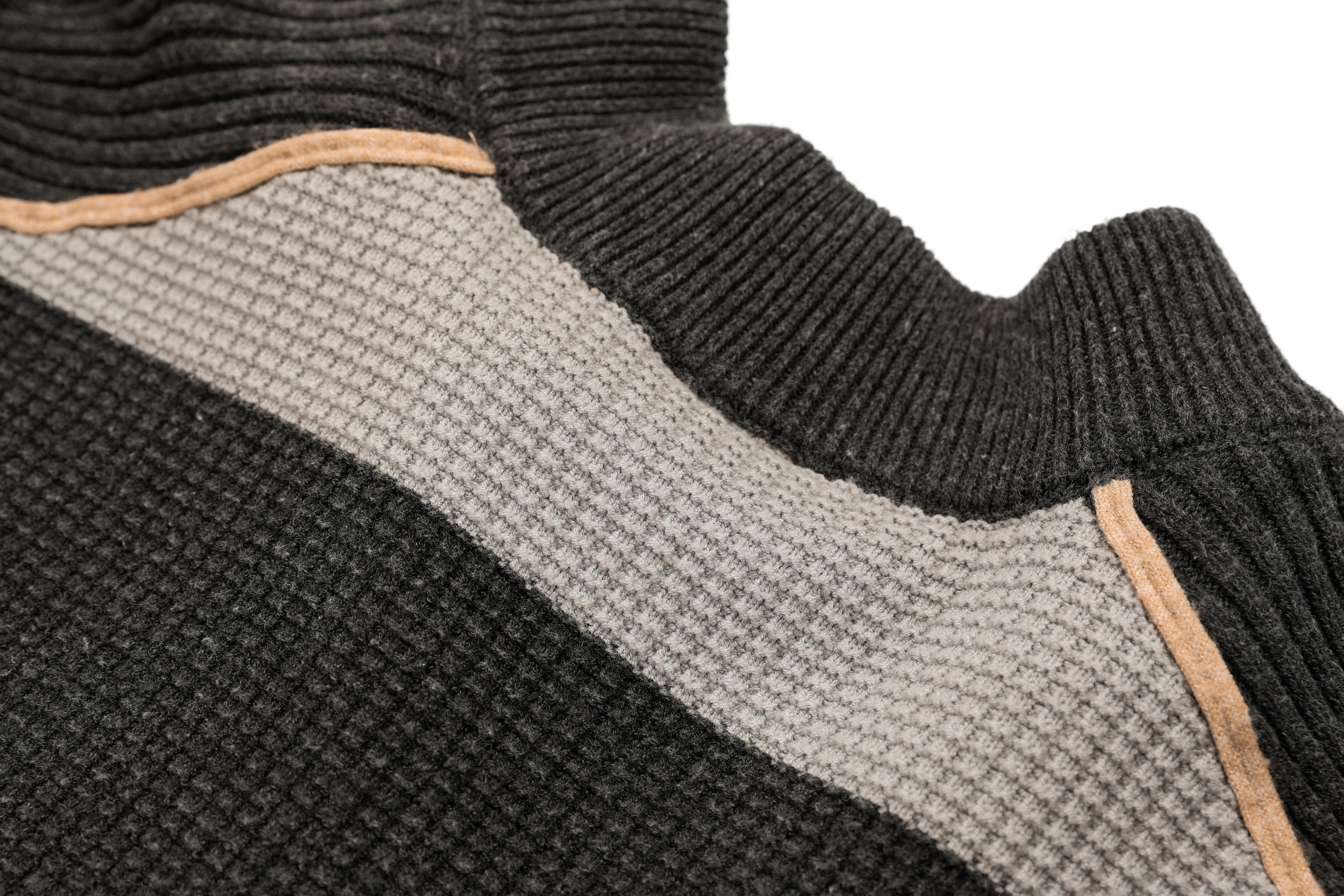 ROARINGWILD A ARCH Contrast Panel Raglan Half-Zip Sweater