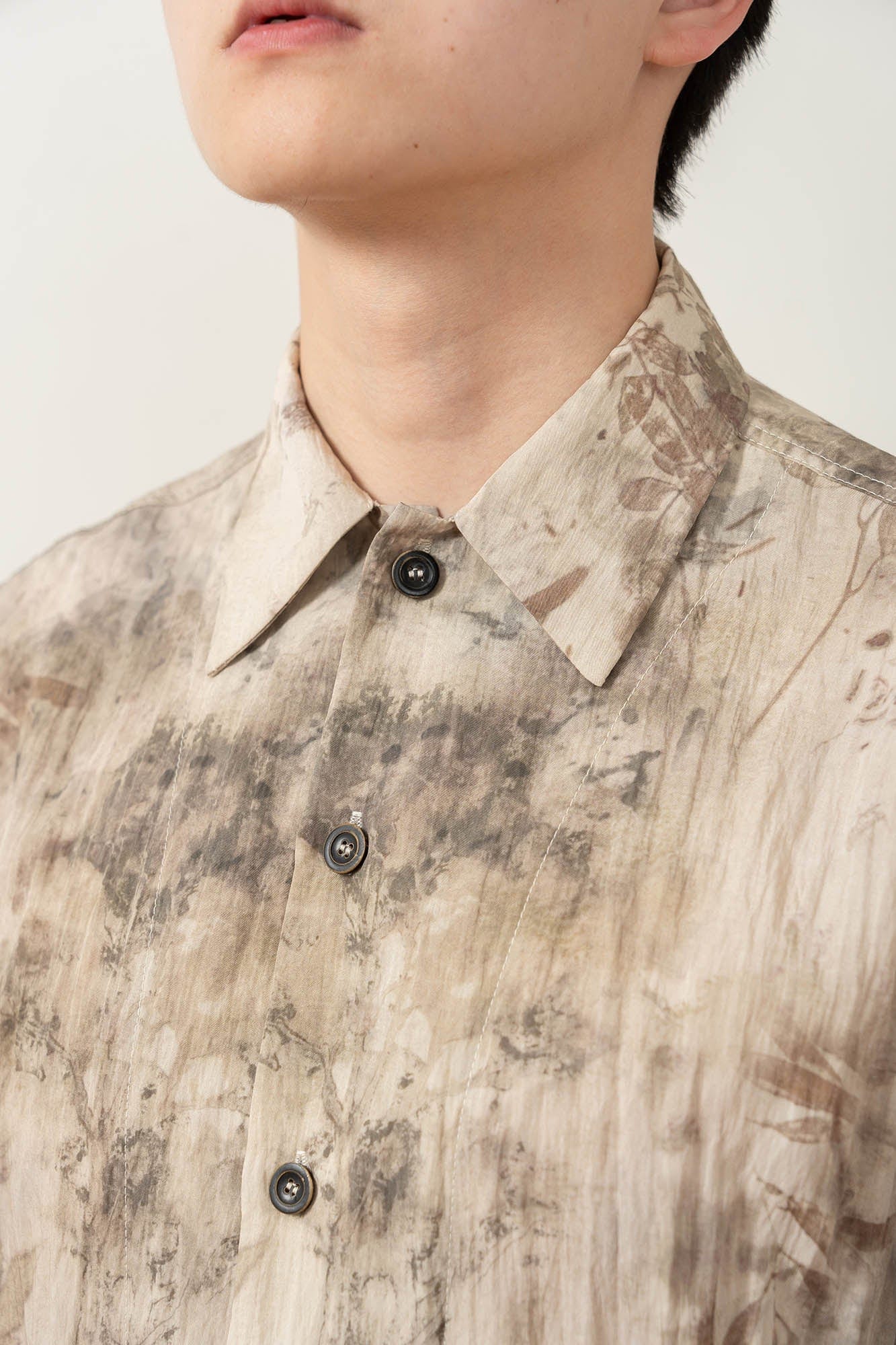 MOITIEDEPETALE Wrinkled Tie-Dyed Botanical Half Shirt