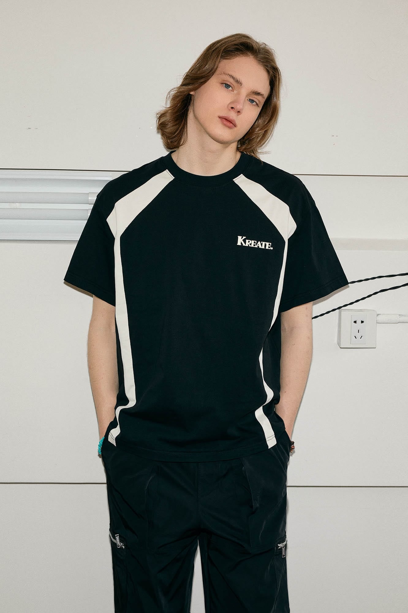 KREATE Obtuse Angle Spliced T-Shirt