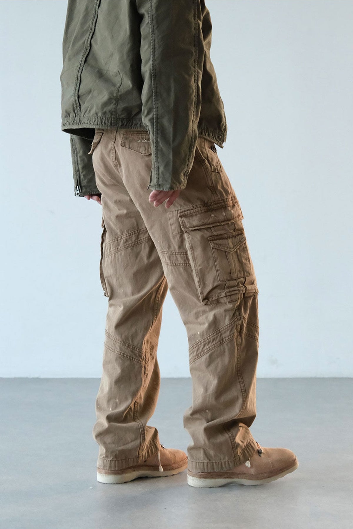 NEIGBORL Paint-Splattered Multi-Pocket Retro Cargo Pants — half body