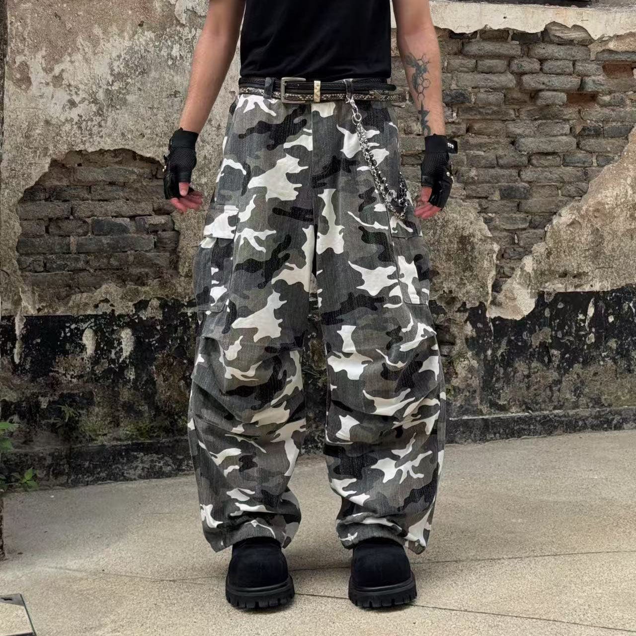 LUUUCAM Camo Pleated Panel Cargo Pants, premium urban and streetwear designers apparel on PROJECTISR.com, LUUUCAM