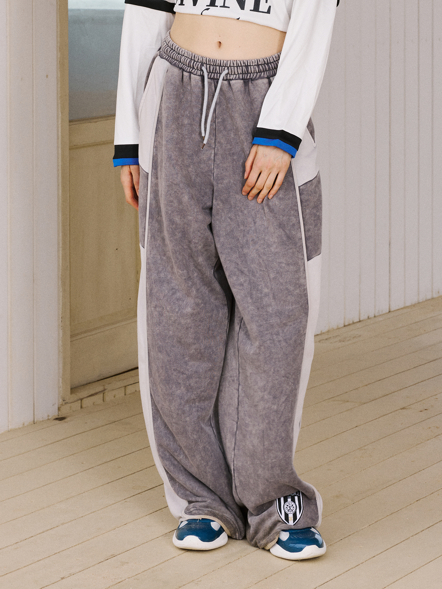 IN EXISTENCE Retro Contrast Embroidered Distressed Sweatpants