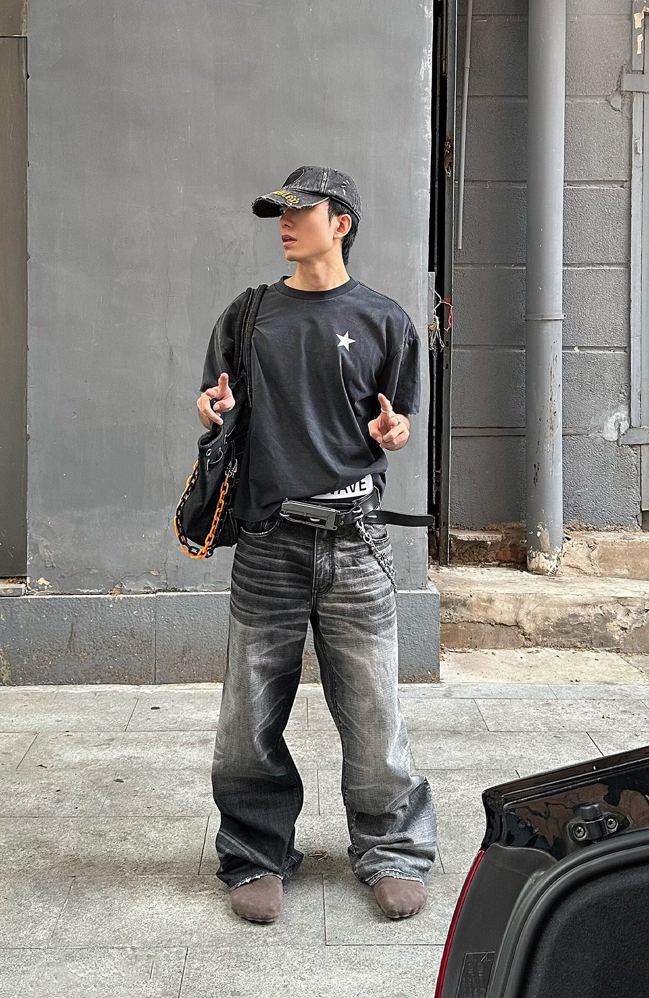 REBEL WAVE Contrast Split Whiskering Wash Jeans