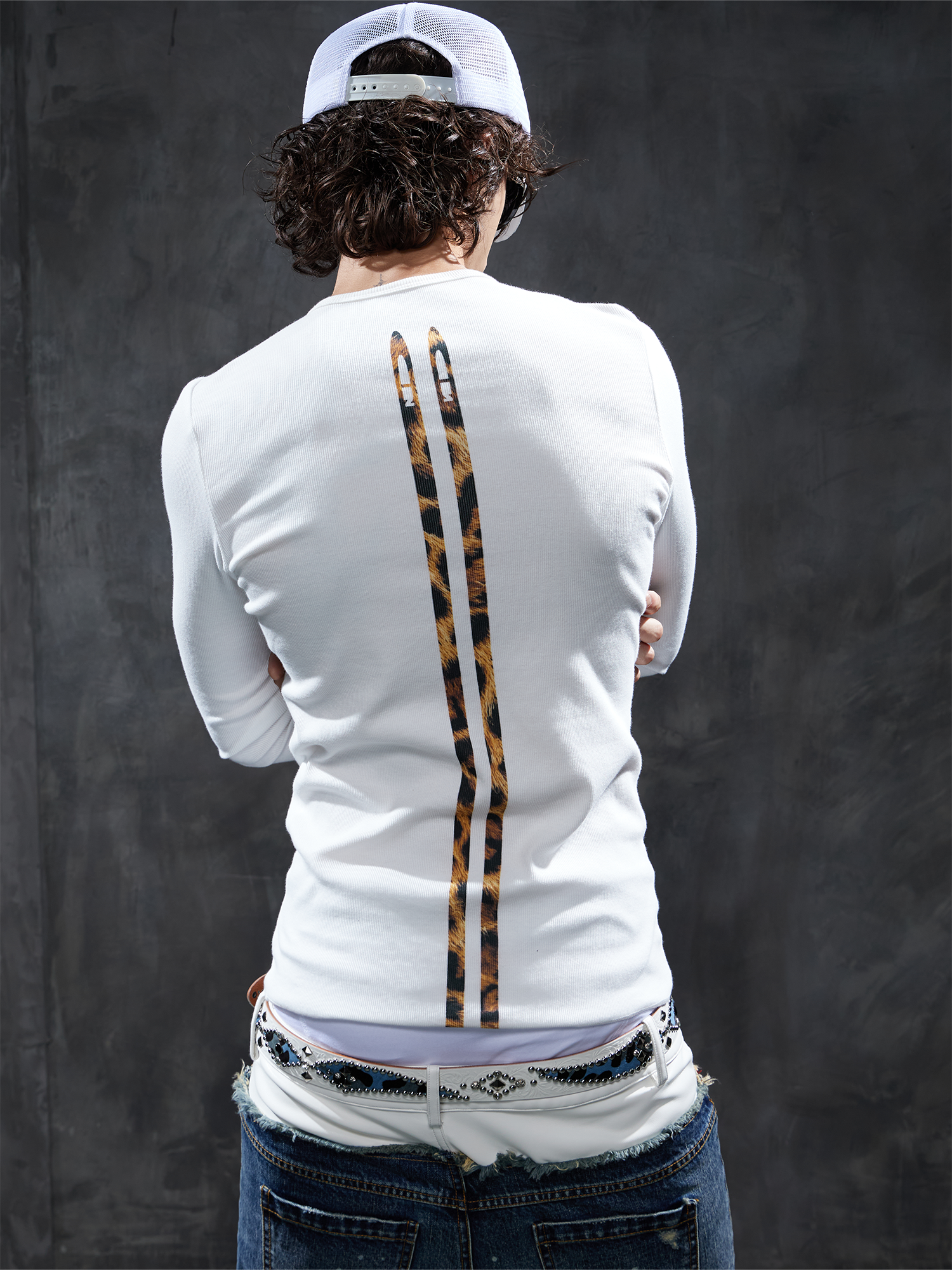 DND4DES Leopard Slim-Fit Long-Sleeve Tee