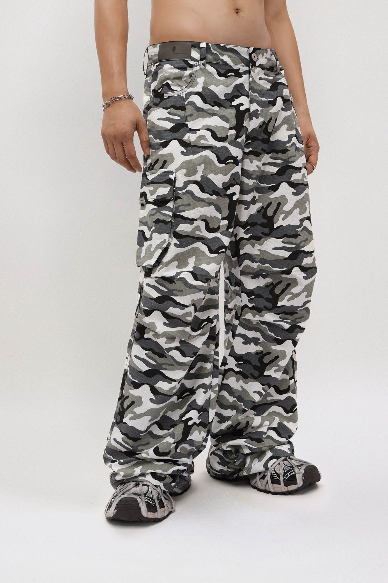 OVDY Camo Multi-Pocket Crinkled Cargo Pants