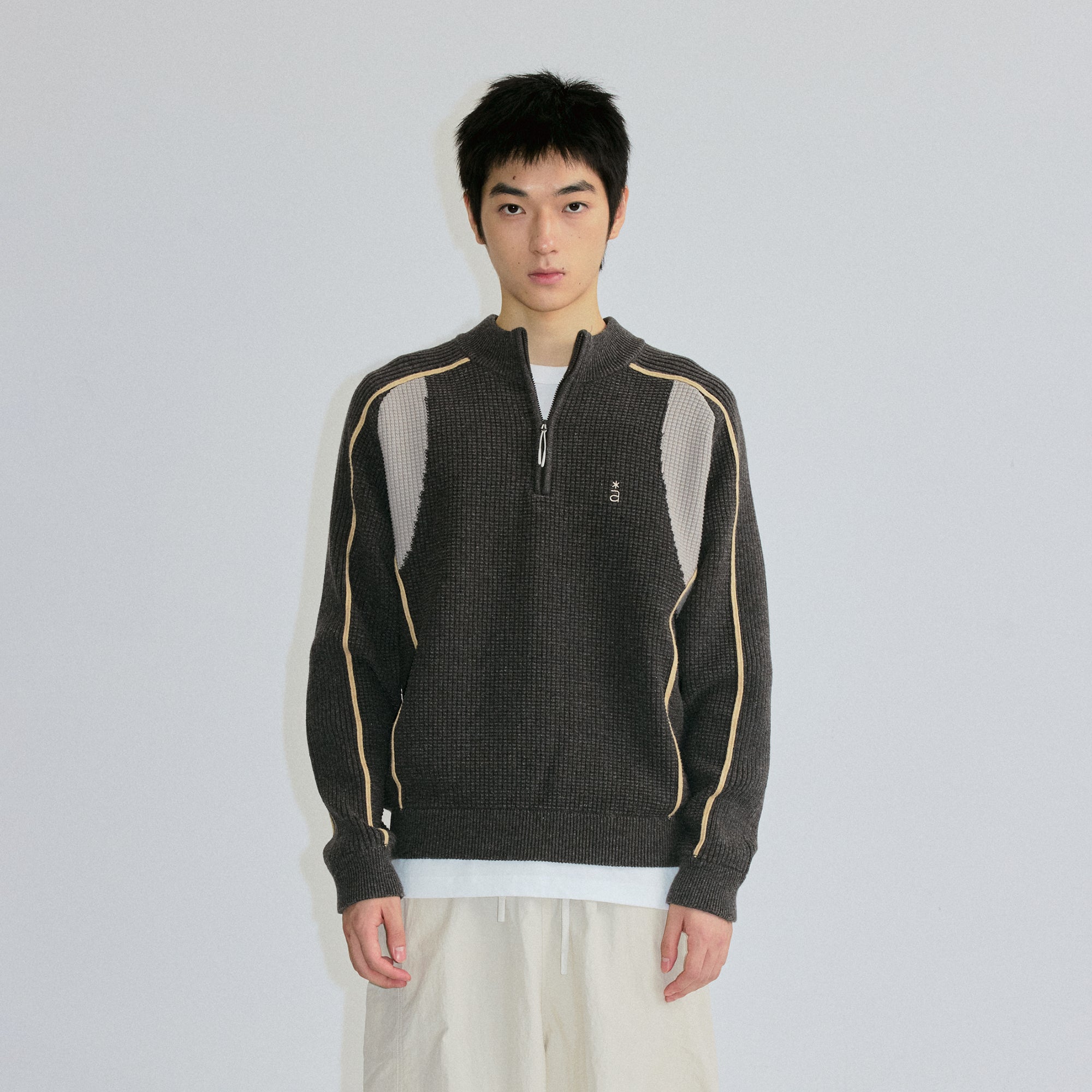 ROARINGWILD A ARCH Contrast Panel Raglan Half-Zip Sweater