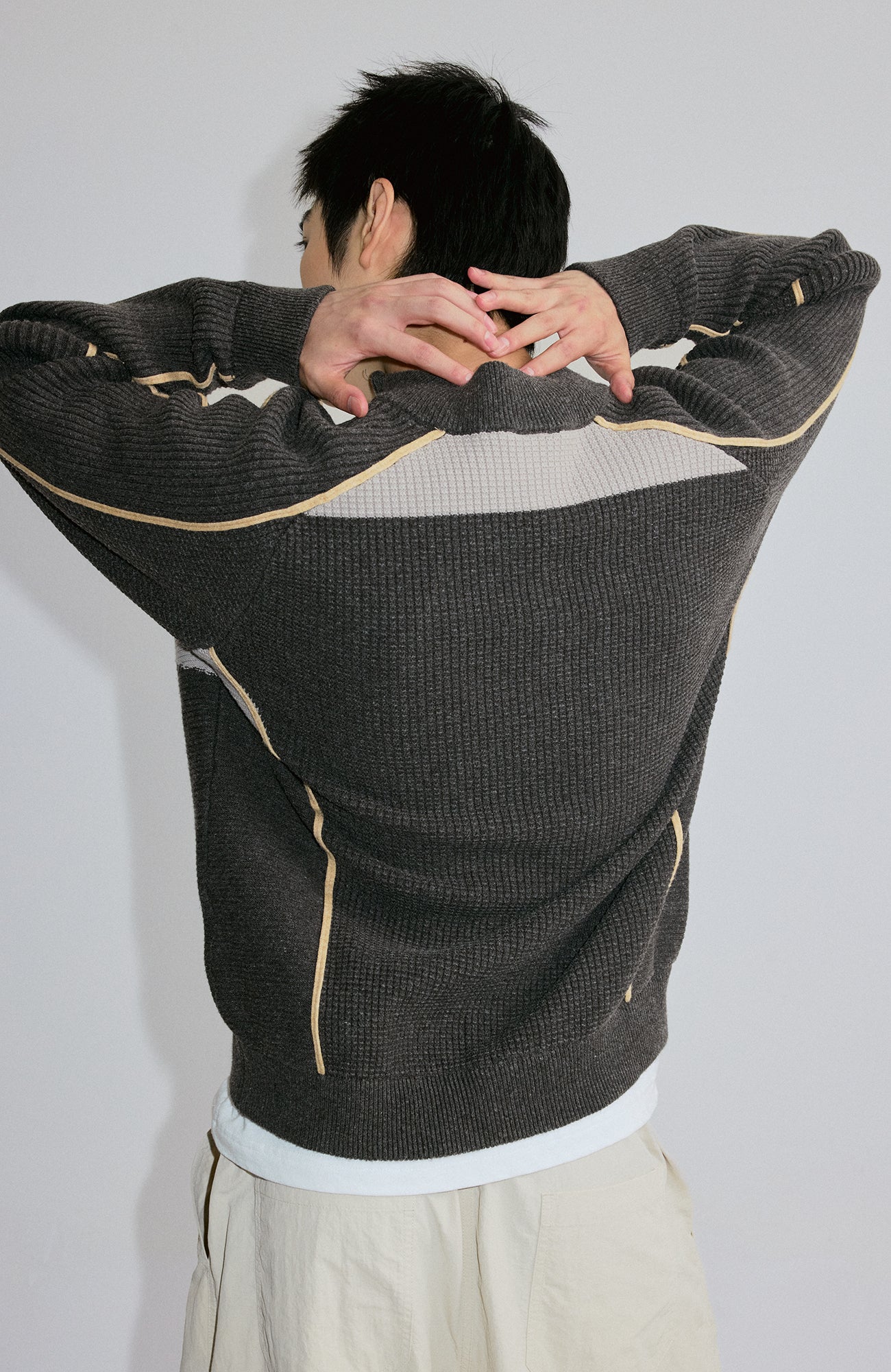 ROARINGWILD A ARCH Contrast Panel Raglan Half-Zip Sweater