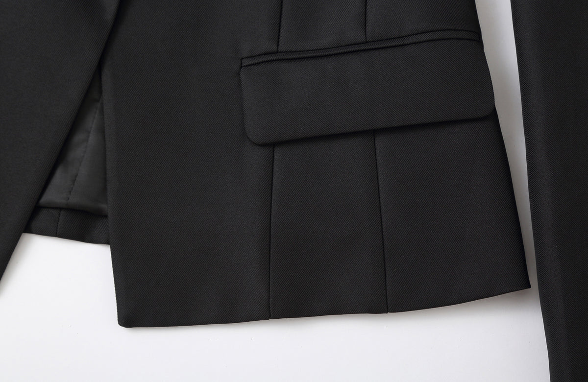 CLP Retro Wide-Lapel Cinched Blazer